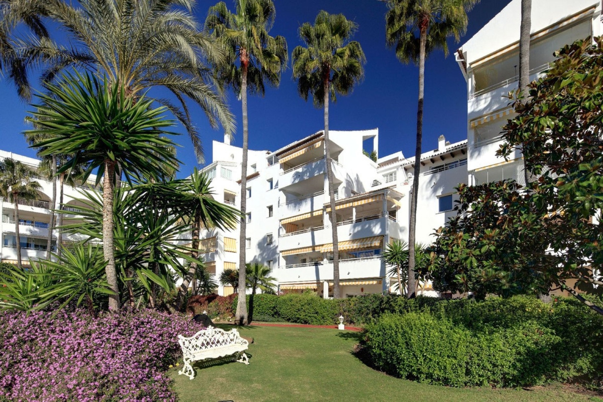 Wiederverkauf - apartment - Estepona - Atalaya