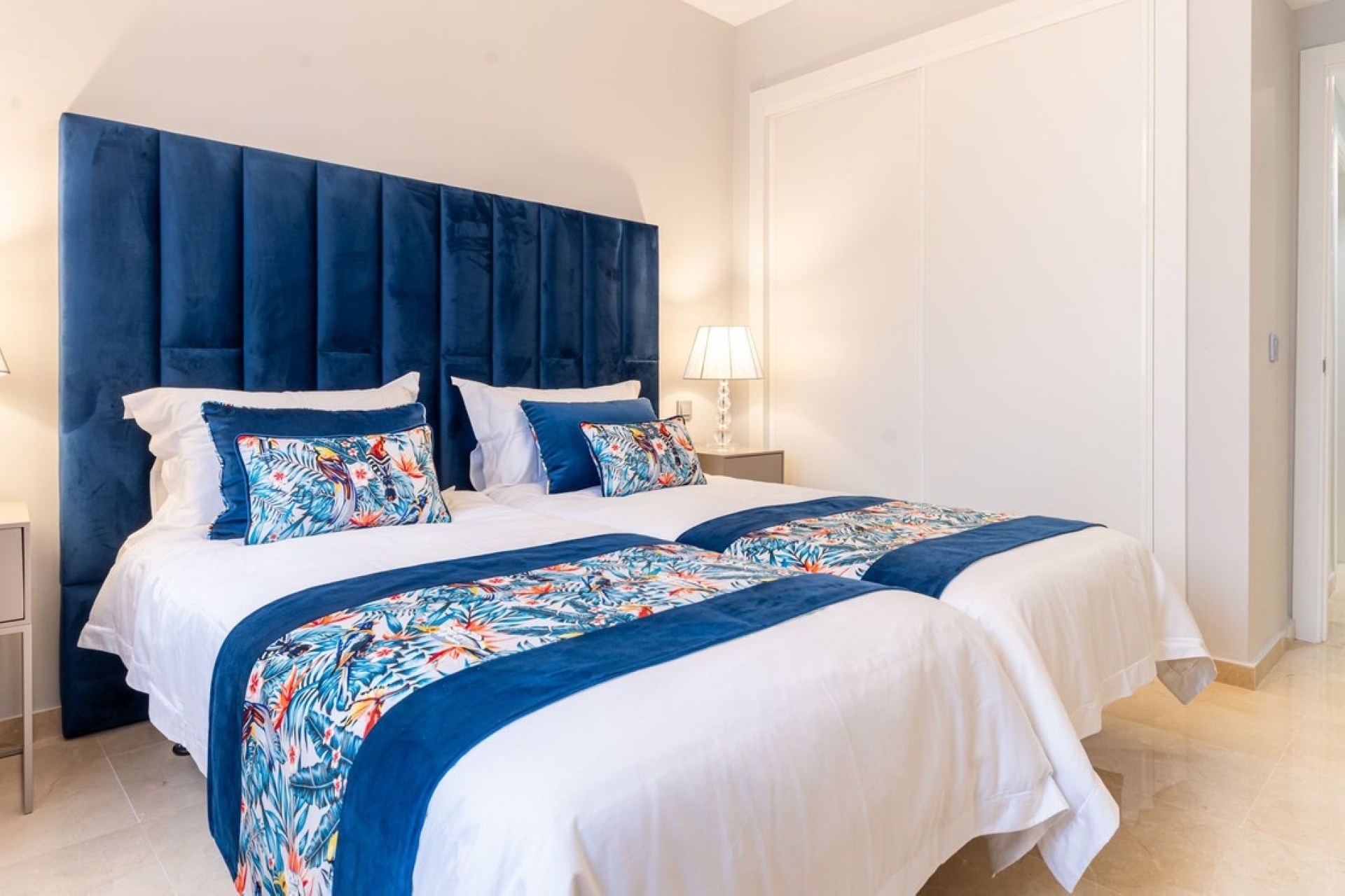 Wiederverkauf - apartment - Estepona - Atalaya