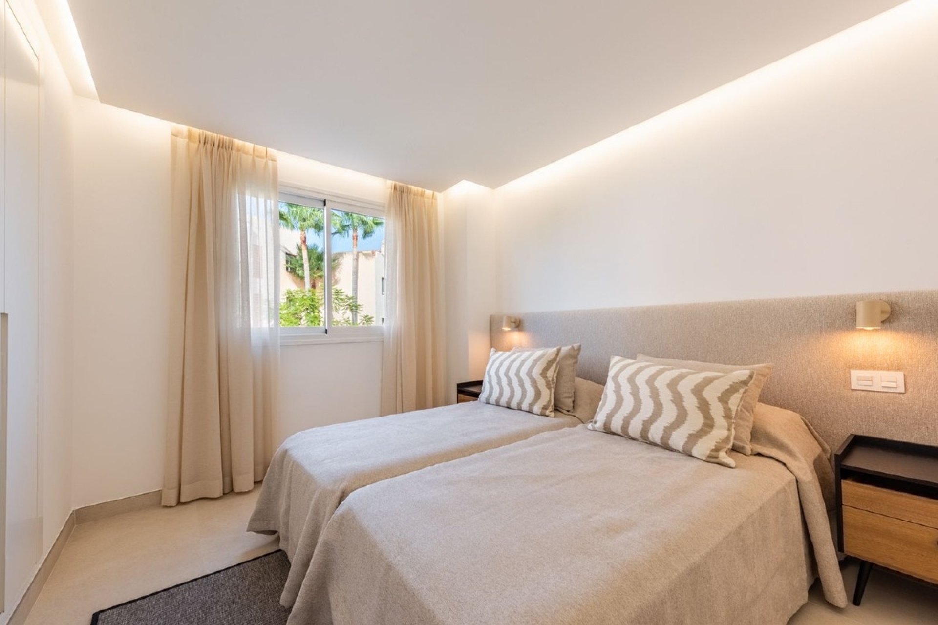Wiederverkauf - apartment - Estepona - Atalaya