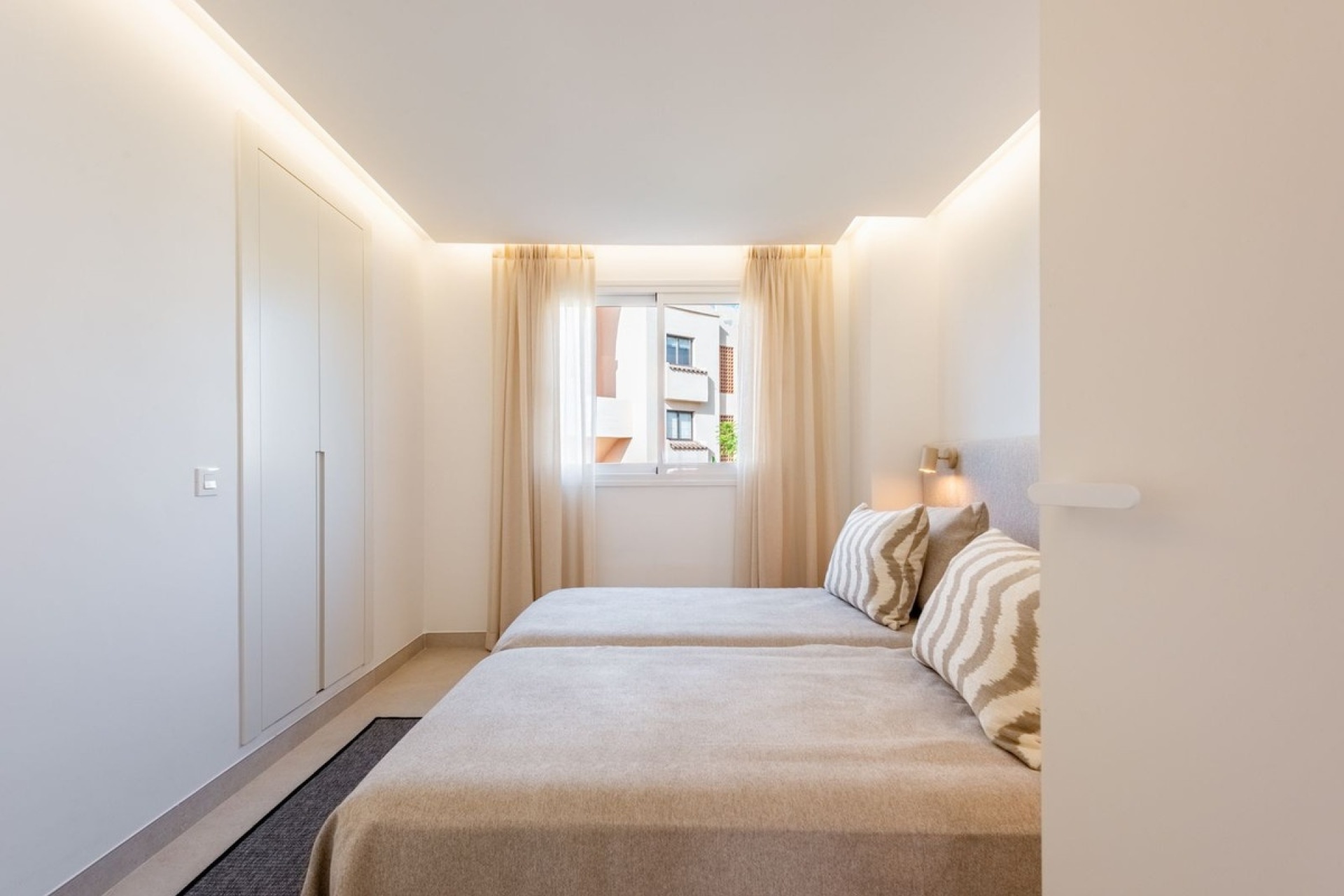 Wiederverkauf - apartment - Estepona - Atalaya
