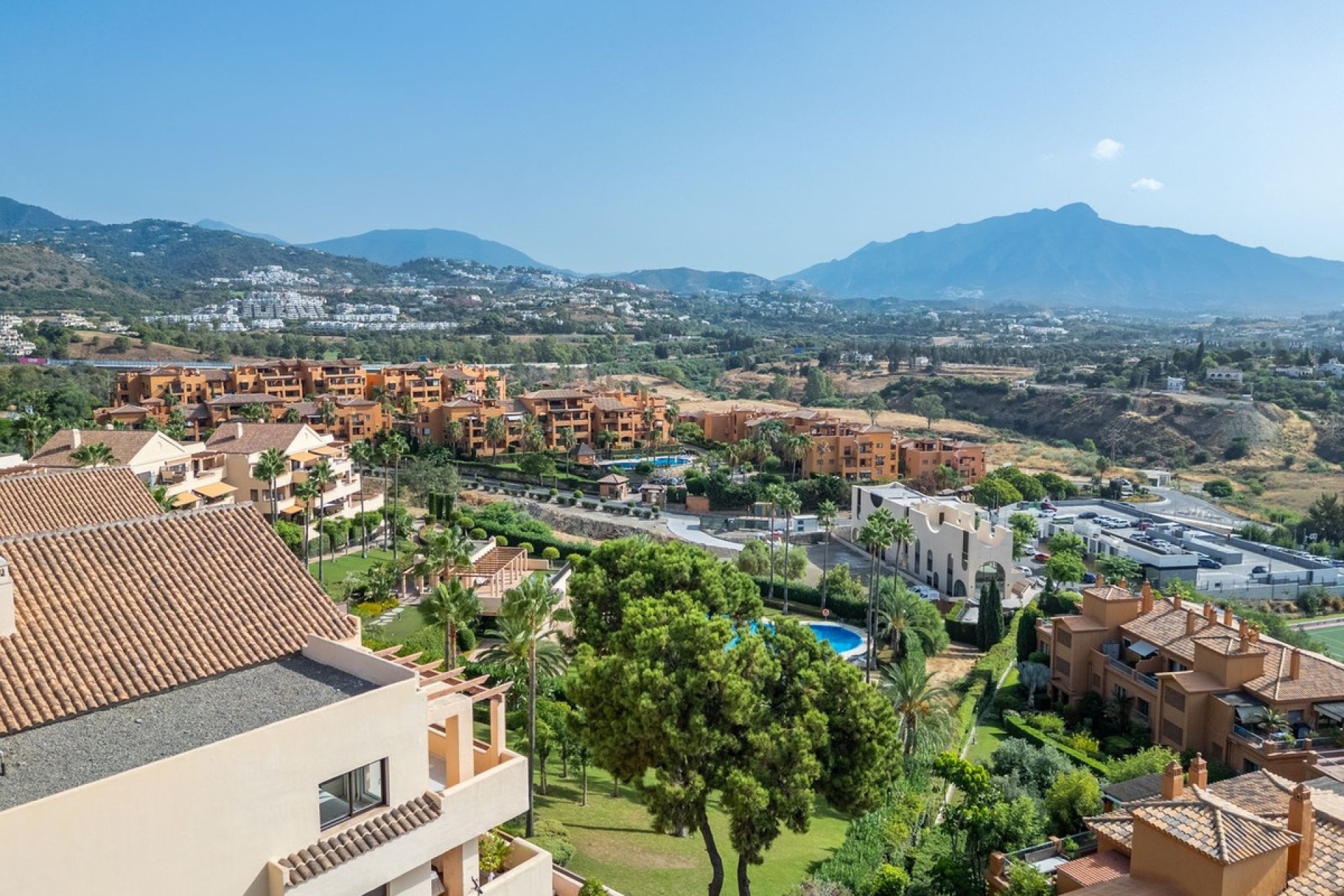 Wiederverkauf - apartment - Estepona - Atalaya