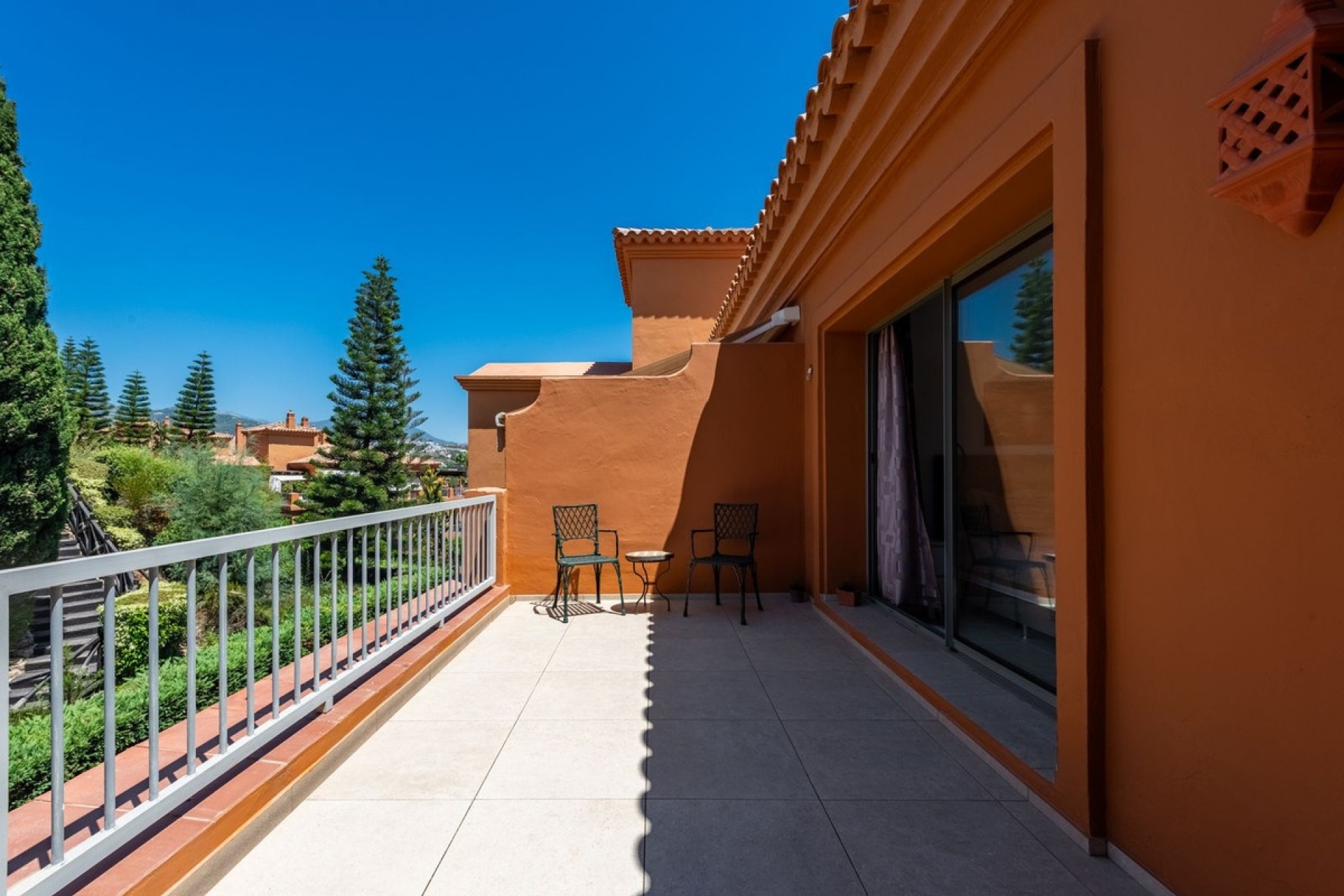 Wiederverkauf - apartment - Estepona - Atalaya