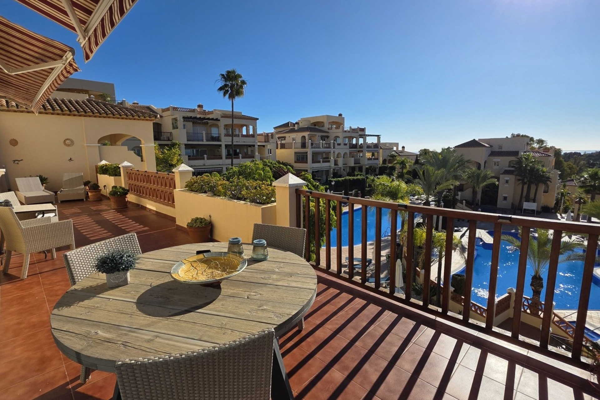 Wiederverkauf - apartment - Estepona - Atalaya