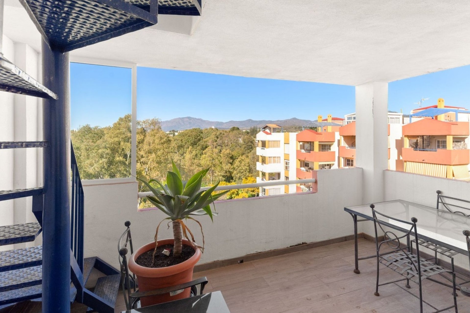 Wiederverkauf - apartment - Estepona - Atalaya