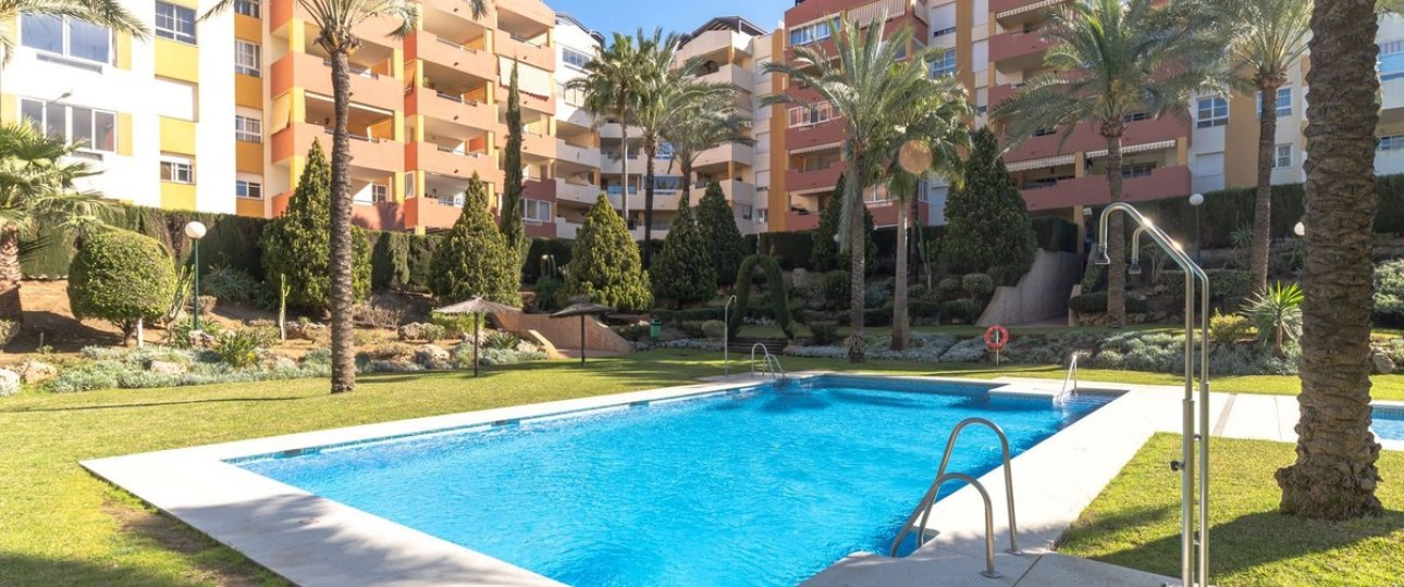 Wiederverkauf - apartment - Estepona - Atalaya