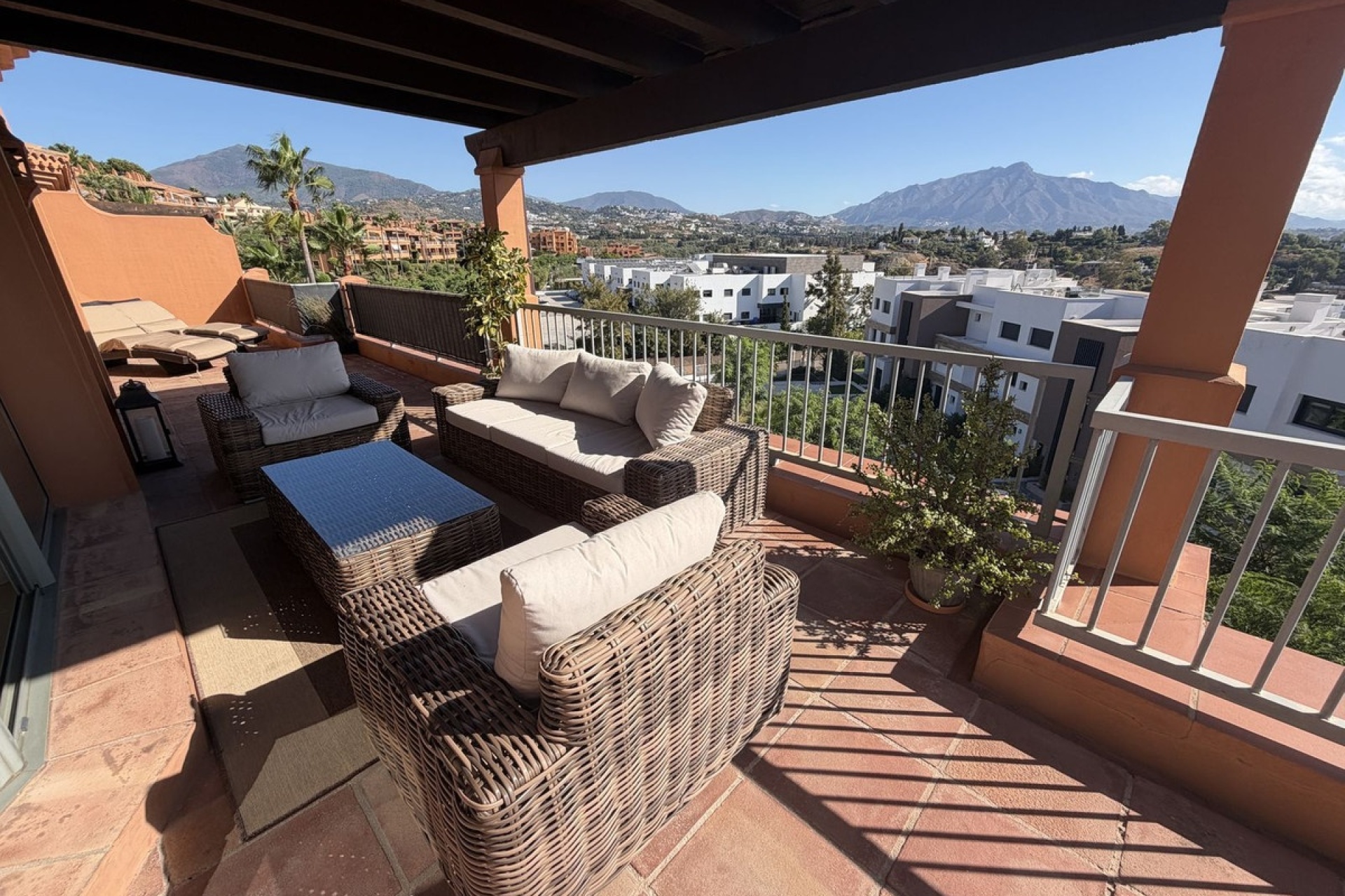 Wiederverkauf - apartment - Estepona - Atalaya