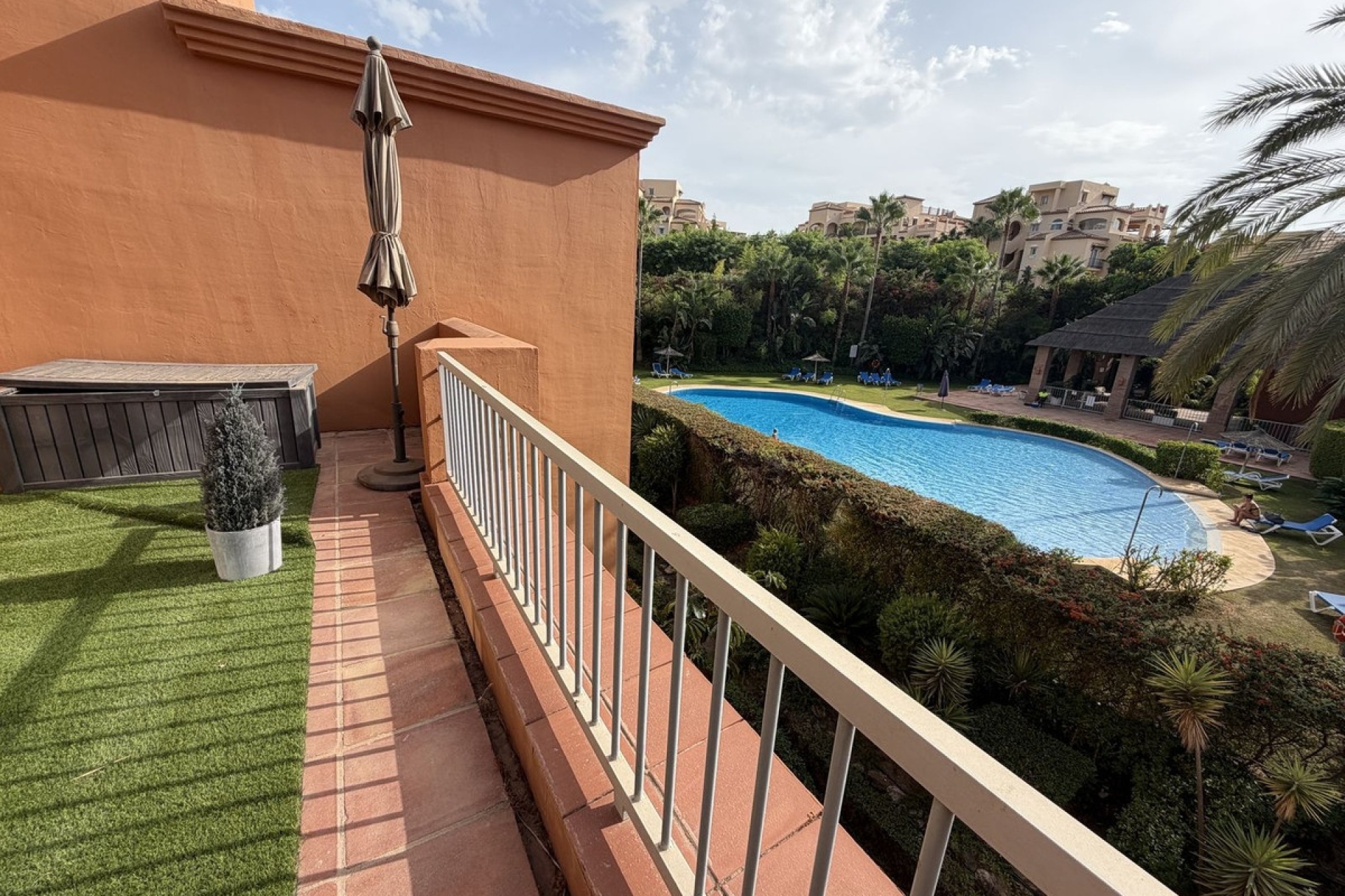 Wiederverkauf - apartment - Estepona - Atalaya