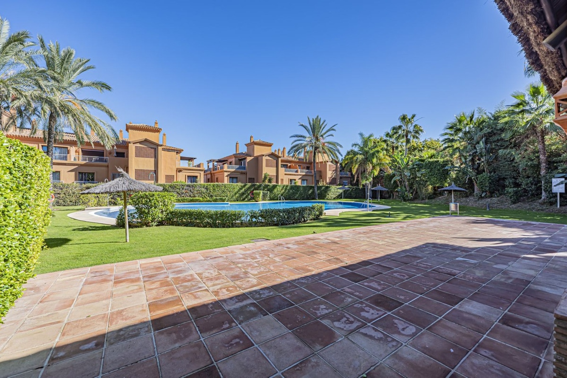 Wiederverkauf - apartment - Estepona - Atalaya