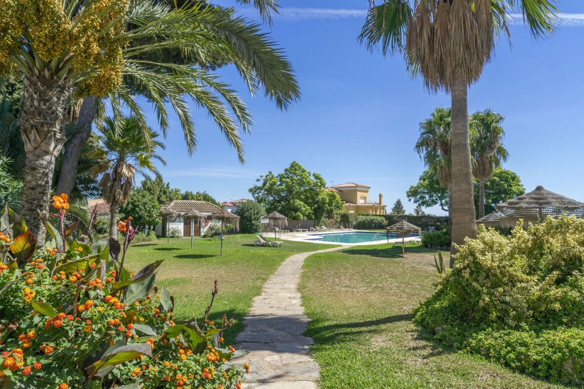 Wiederverkauf - apartment - Estepona - Atalaya