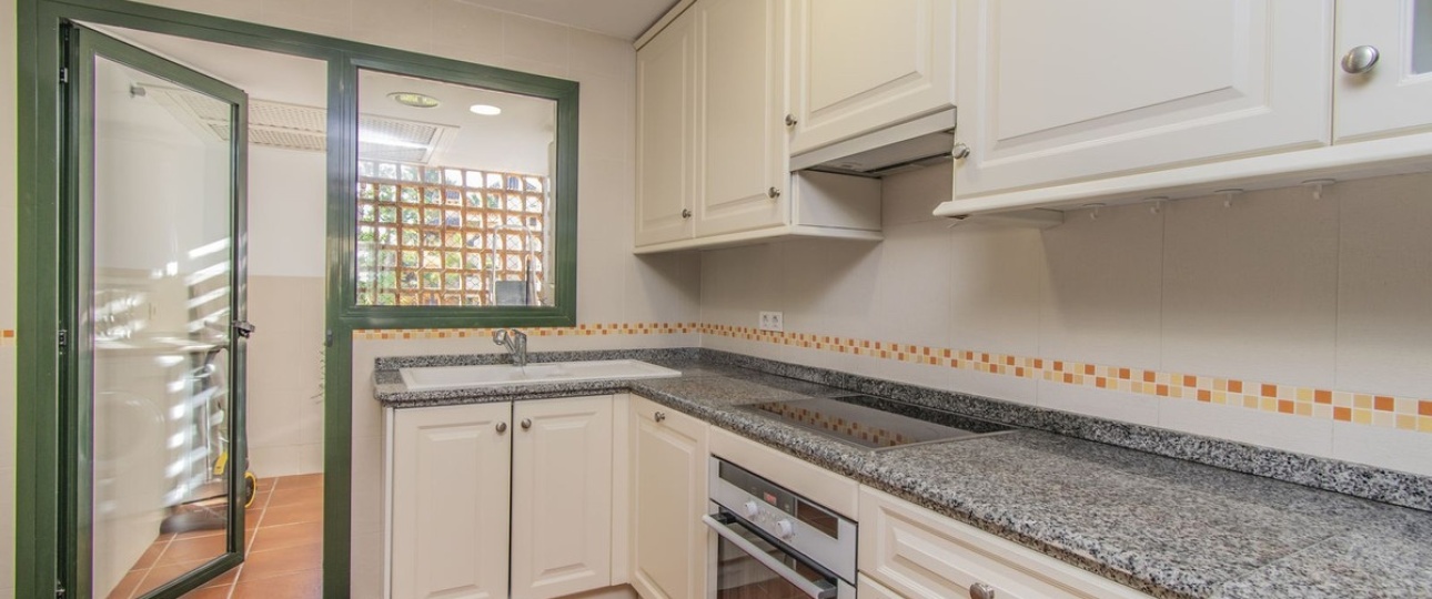 Wiederverkauf - apartment - Estepona - Atalaya