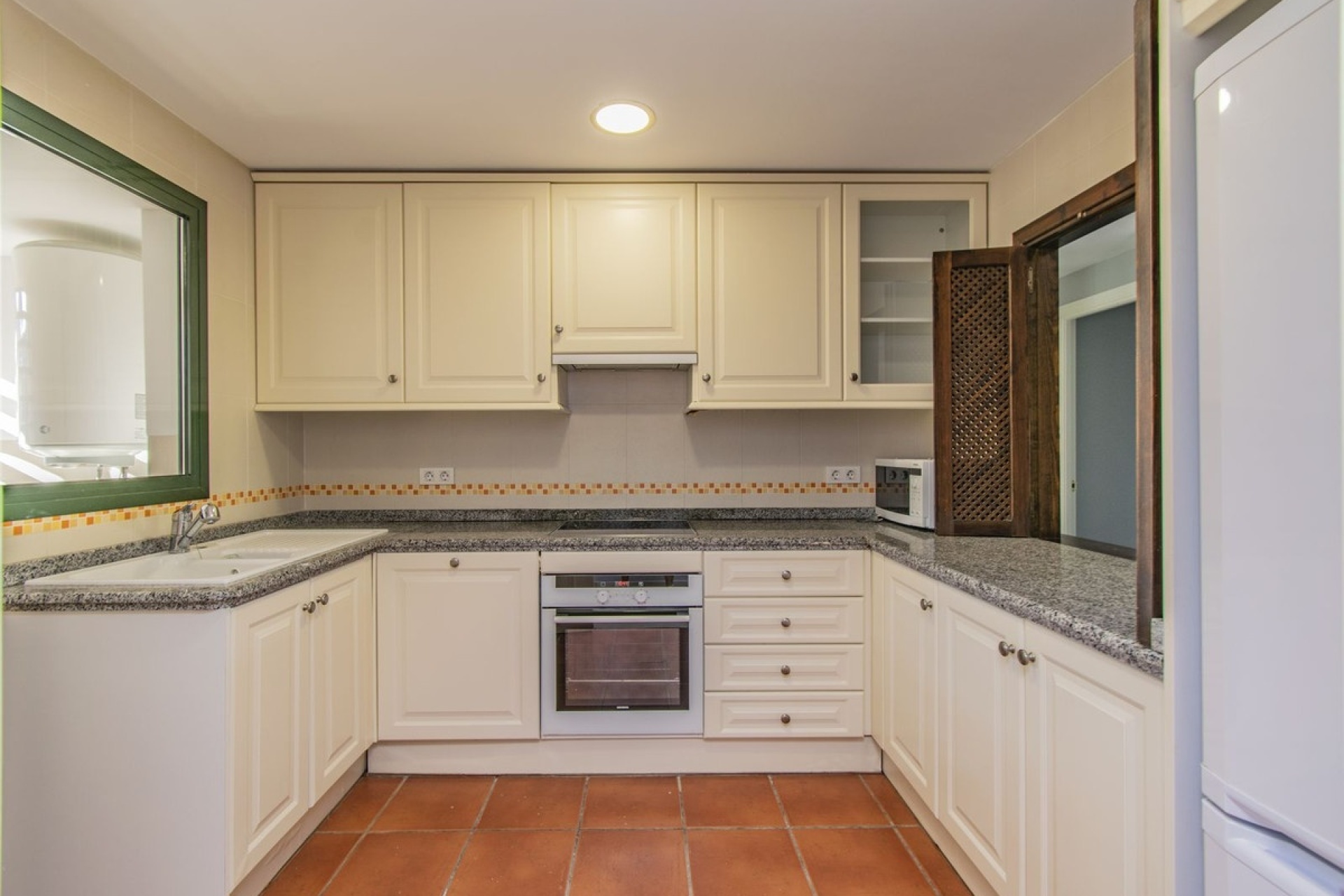 Wiederverkauf - apartment - Estepona - Atalaya