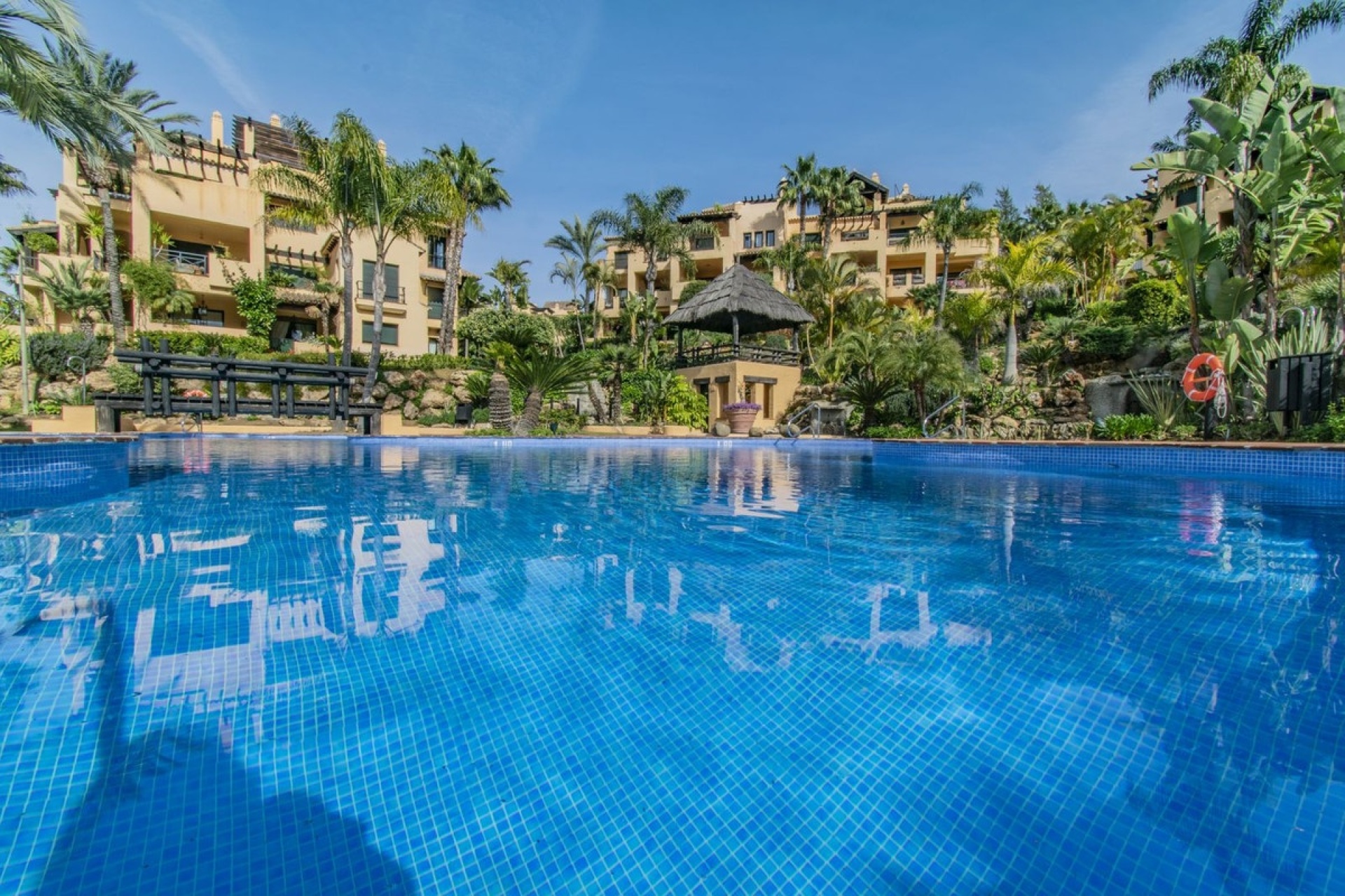 Wiederverkauf - apartment - Estepona - Atalaya