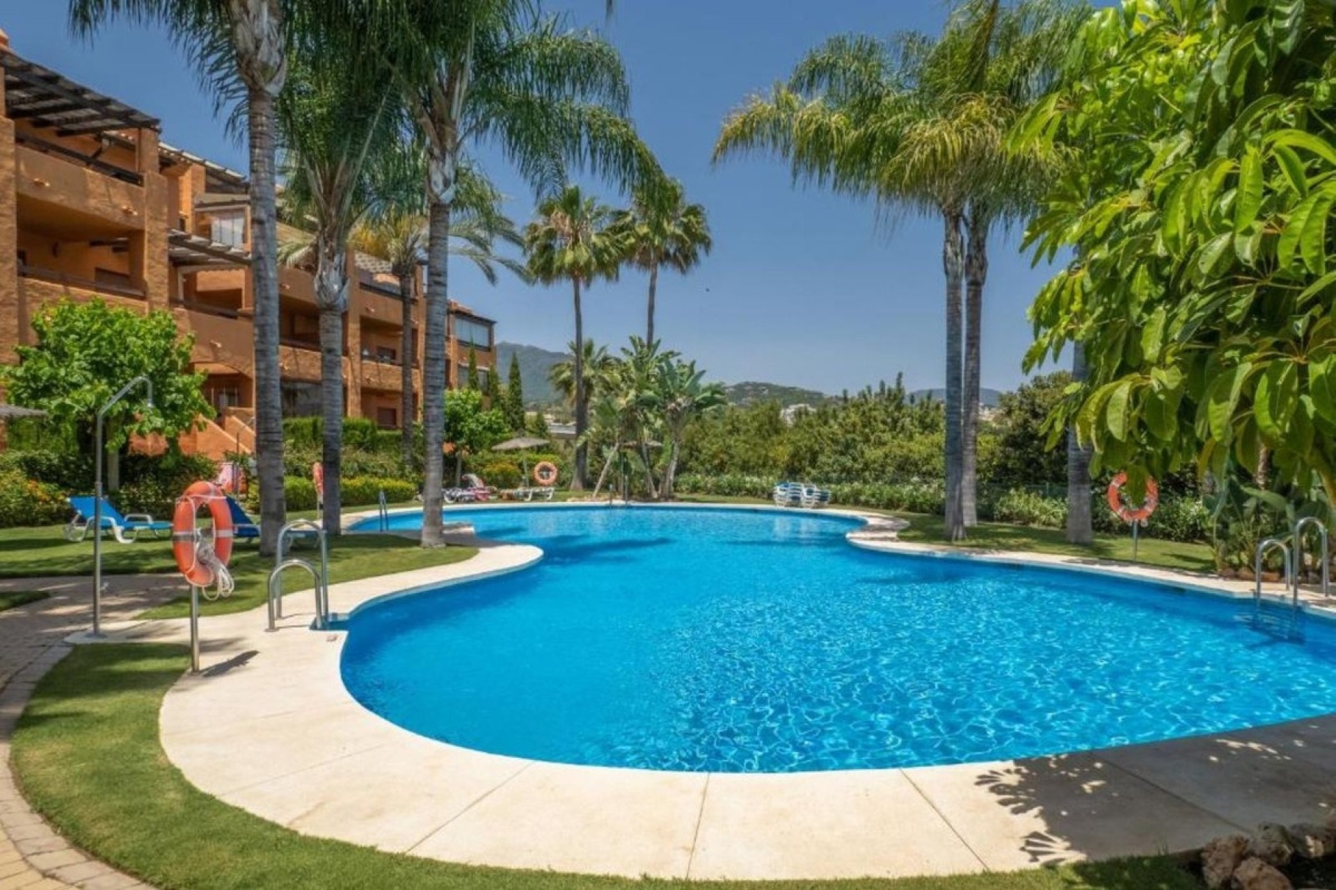 Wiederverkauf - apartment - Estepona - Atalaya