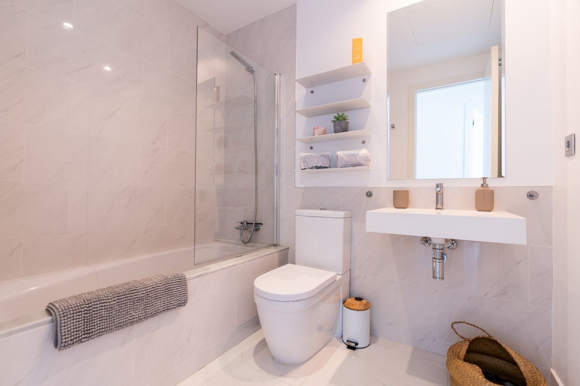Wiederverkauf - apartment - Estepona - Bel Air