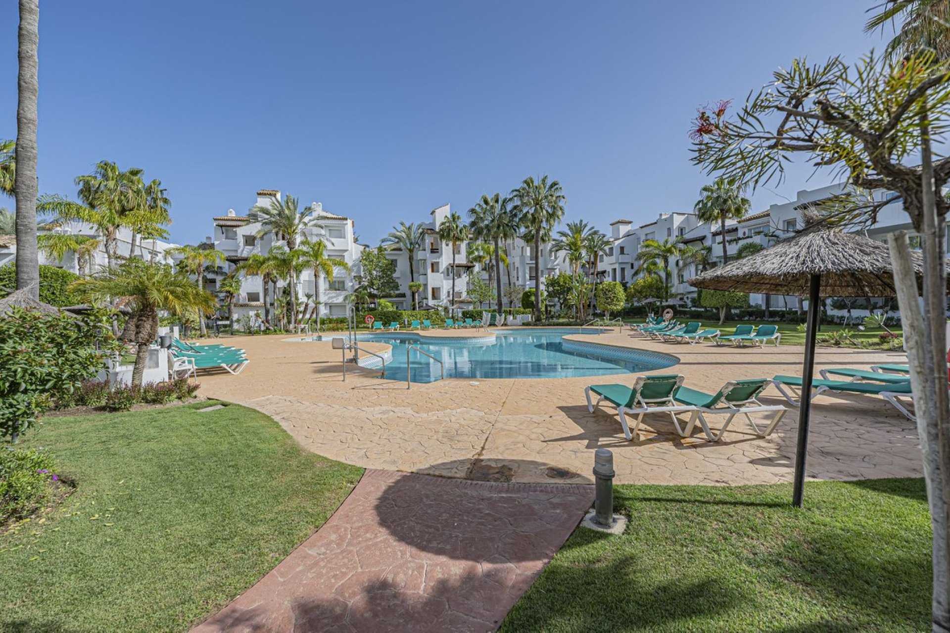 Wiederverkauf - apartment - Estepona - Costalita