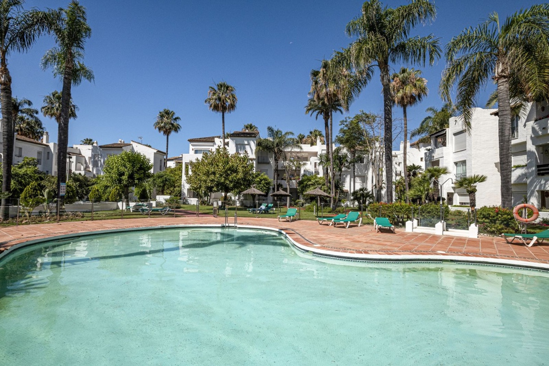Wiederverkauf - apartment - Estepona - Costalita