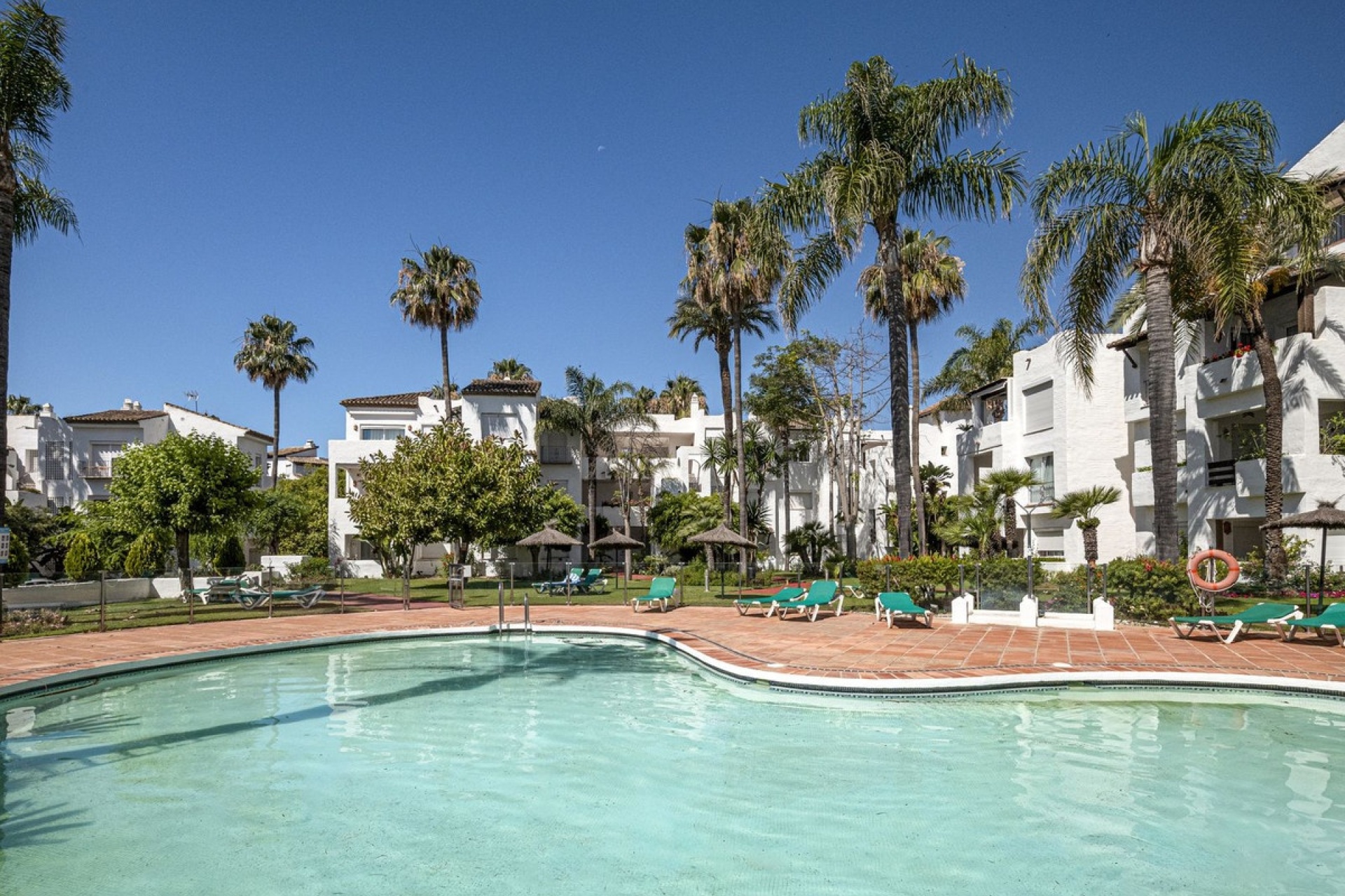 Wiederverkauf - apartment - Estepona - Costalita