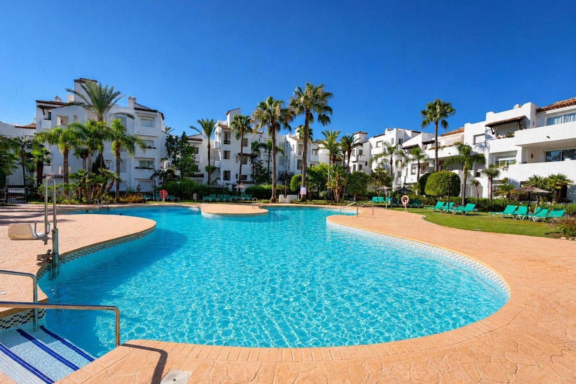 Wiederverkauf - apartment - Estepona - Costalita