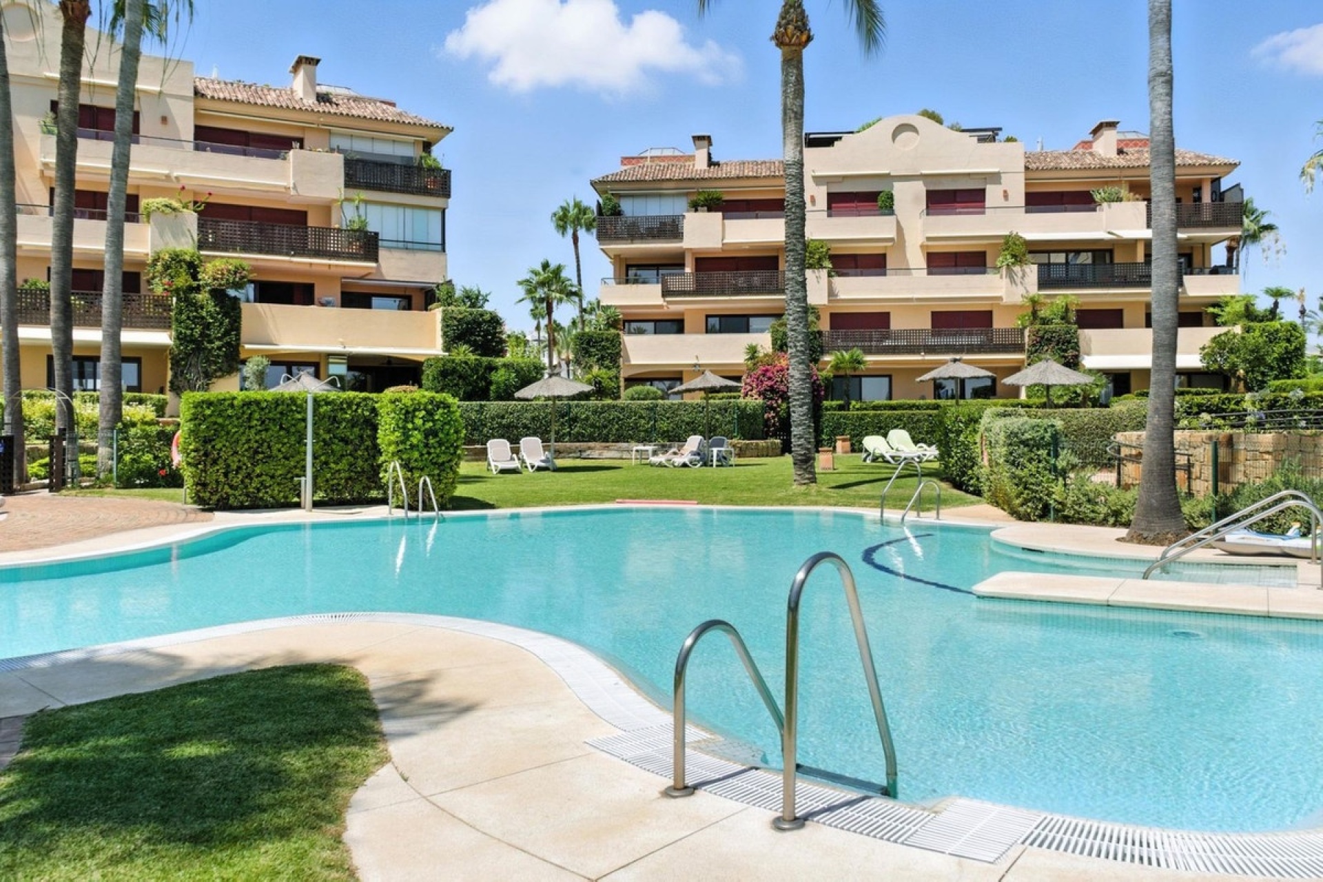 Wiederverkauf - apartment - Estepona - Costalita