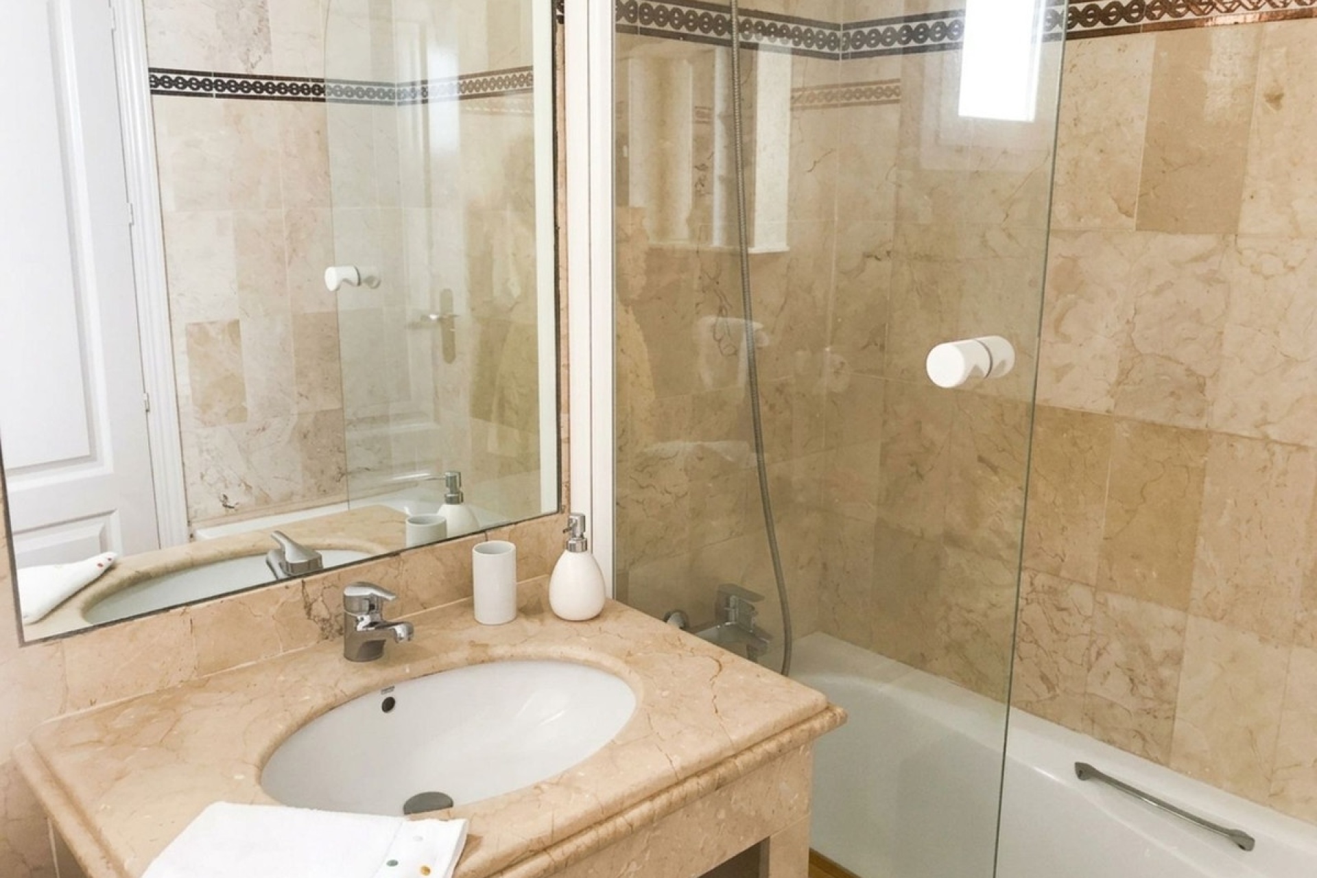 Wiederverkauf - apartment - Estepona - Costalita
