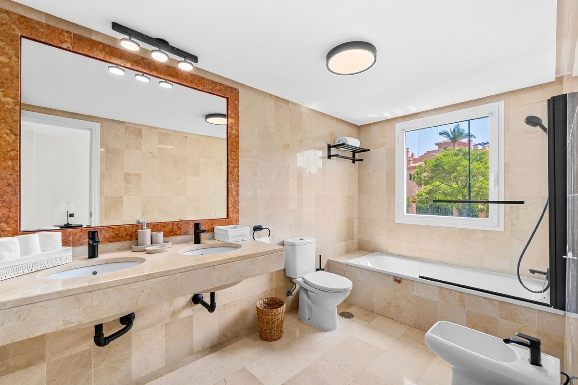 Wiederverkauf - apartment - Estepona - El Presidente