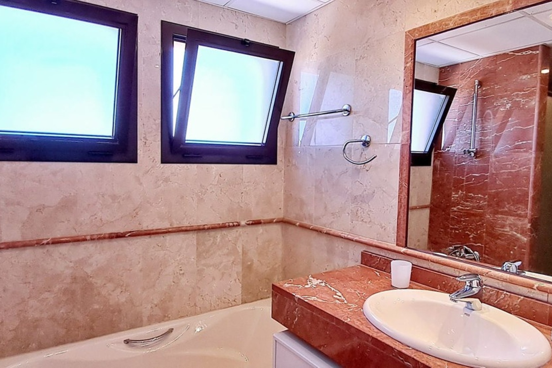 Wiederverkauf - apartment - Estepona - New Golden Mile
