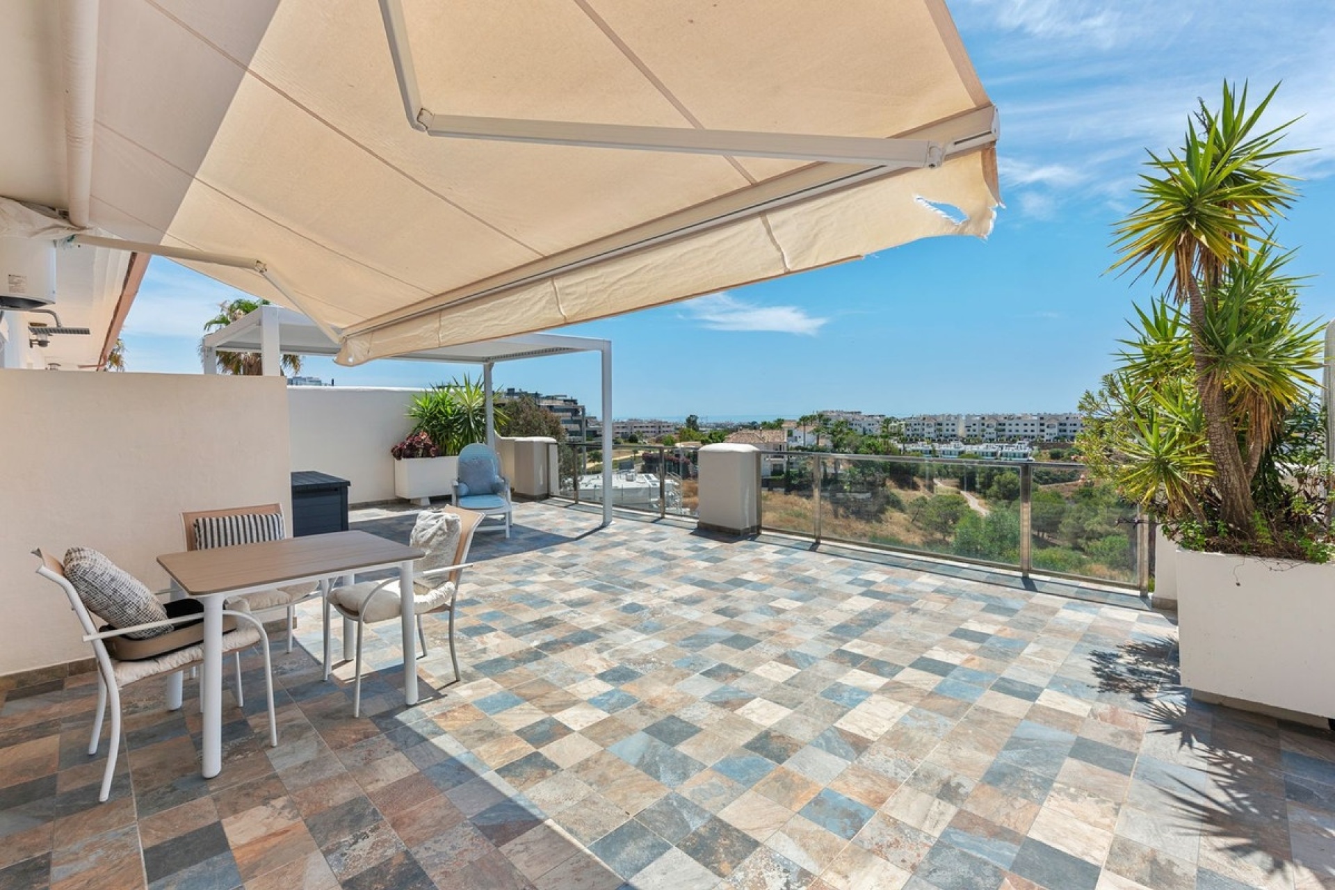 Wiederverkauf - apartment - Estepona - New Golden Mile