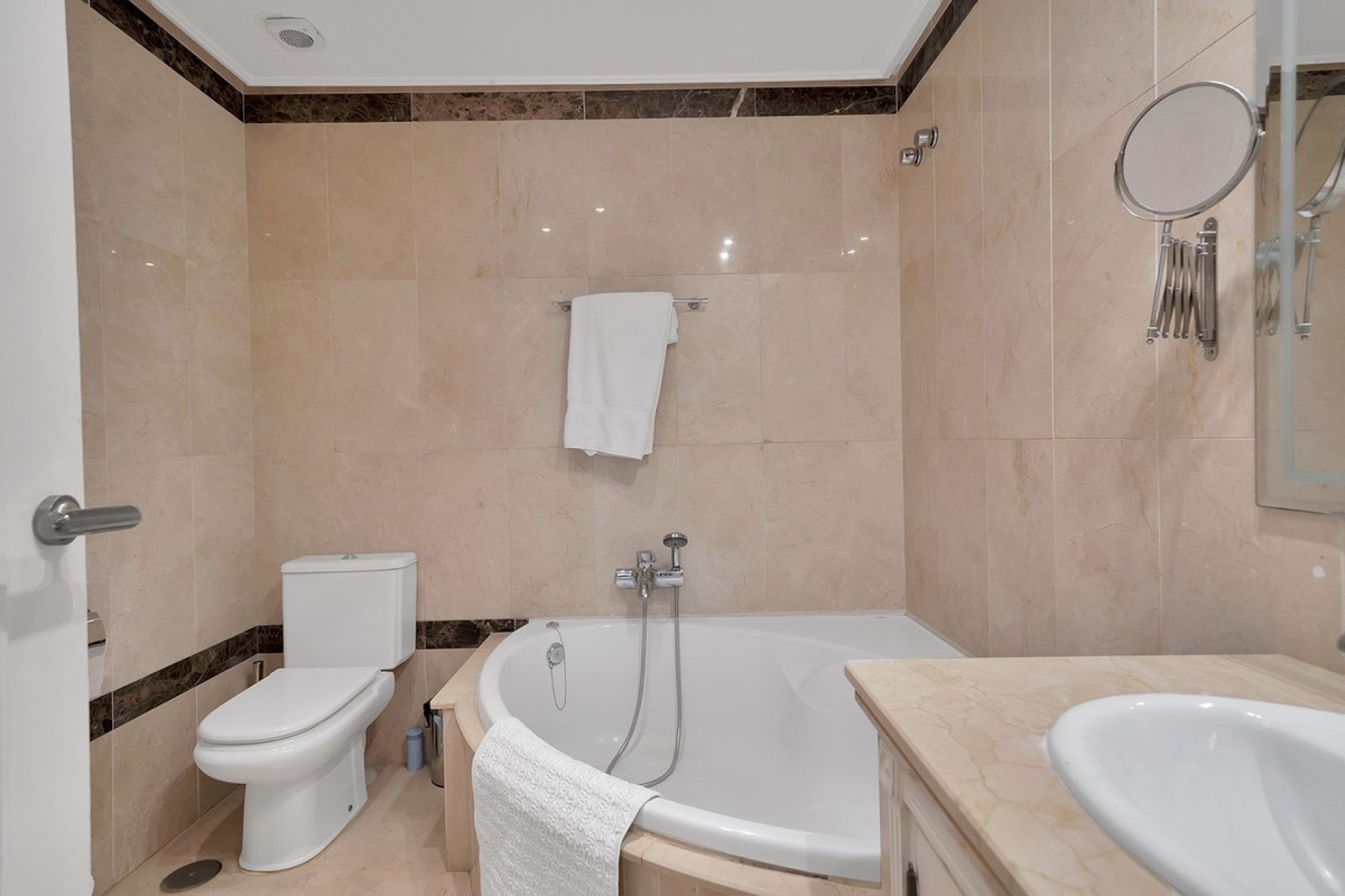 Wiederverkauf - apartment - Estepona - New Golden Mile