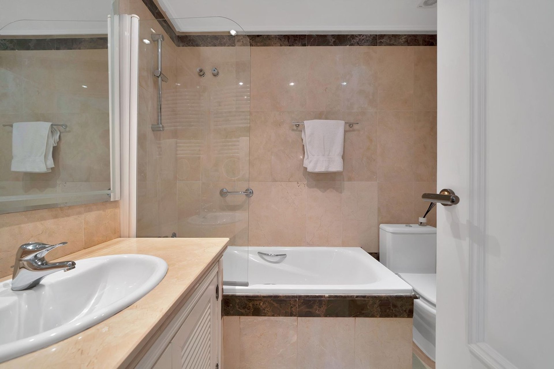 Wiederverkauf - apartment - Estepona - New Golden Mile