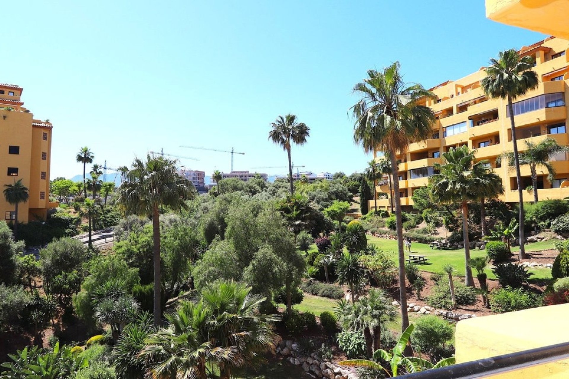 Wiederverkauf - apartment - Estepona - Selwo