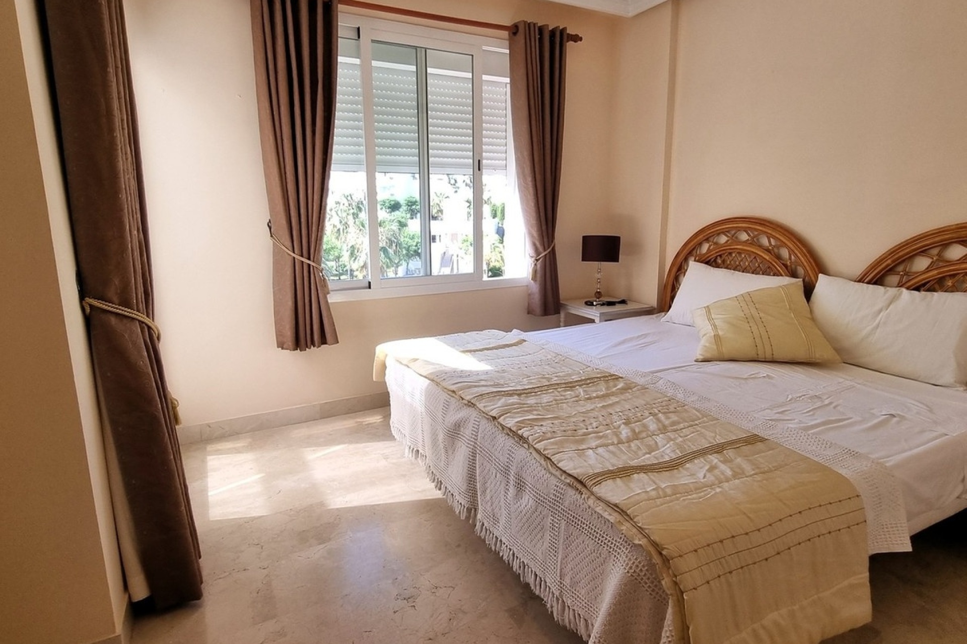 Wiederverkauf - apartment - Estepona - Selwo