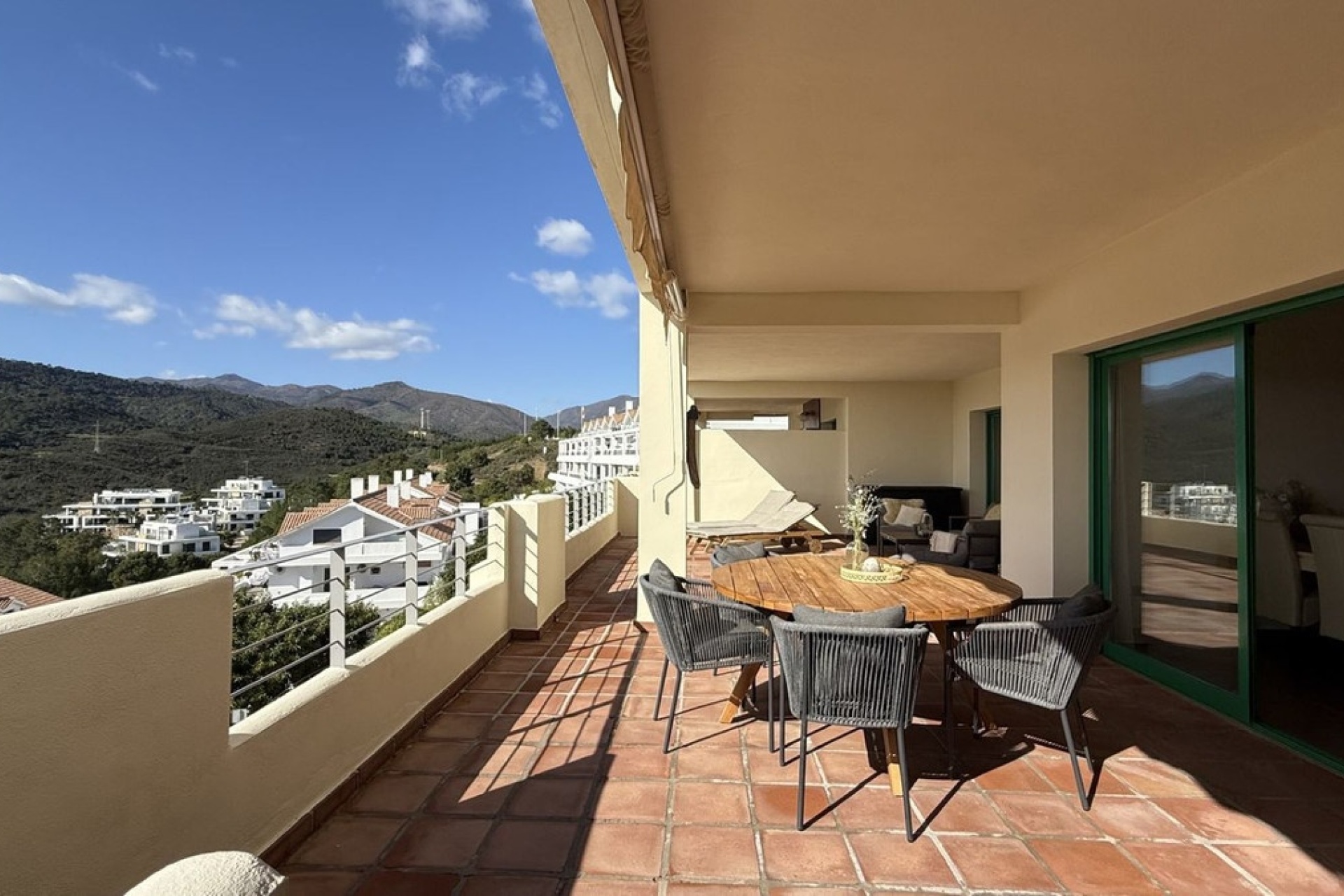 Wiederverkauf - apartment - Estepona - Selwo