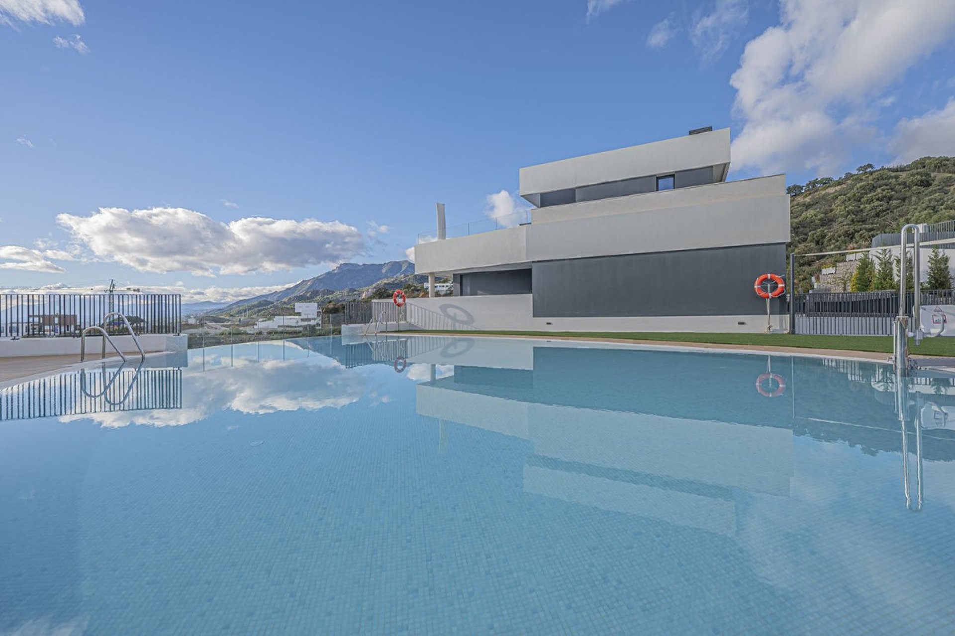 Wiederverkauf - apartment - Marbella - Altos de los Monteros