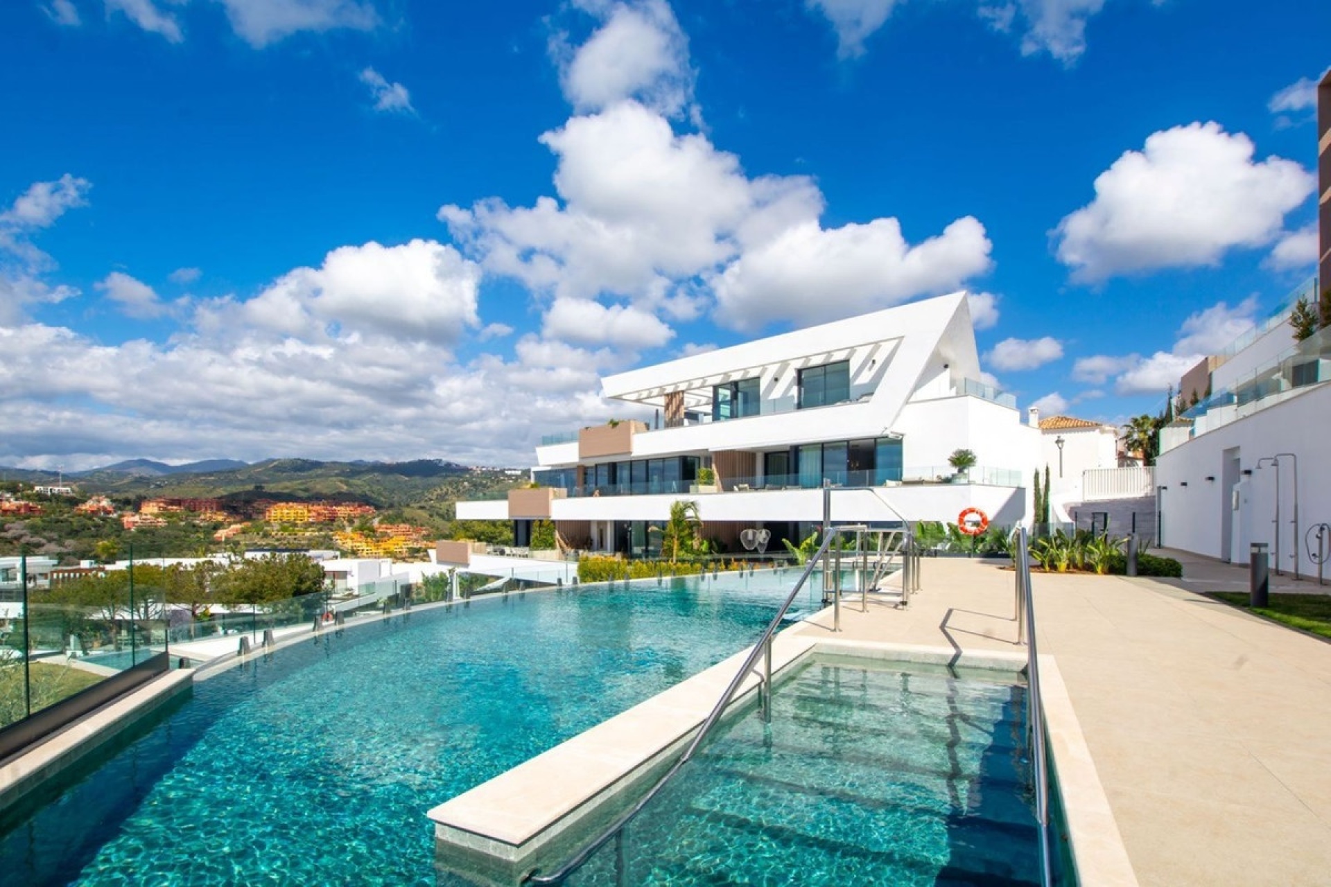 Wiederverkauf - apartment - Marbella - Artola