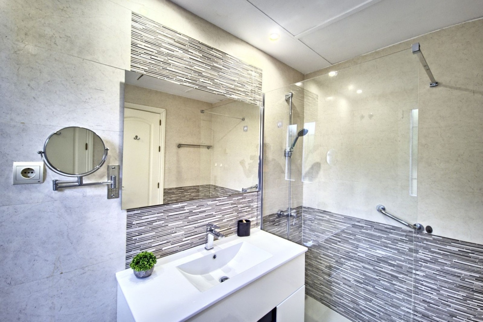 Wiederverkauf - apartment - Marbella - Cabopino
