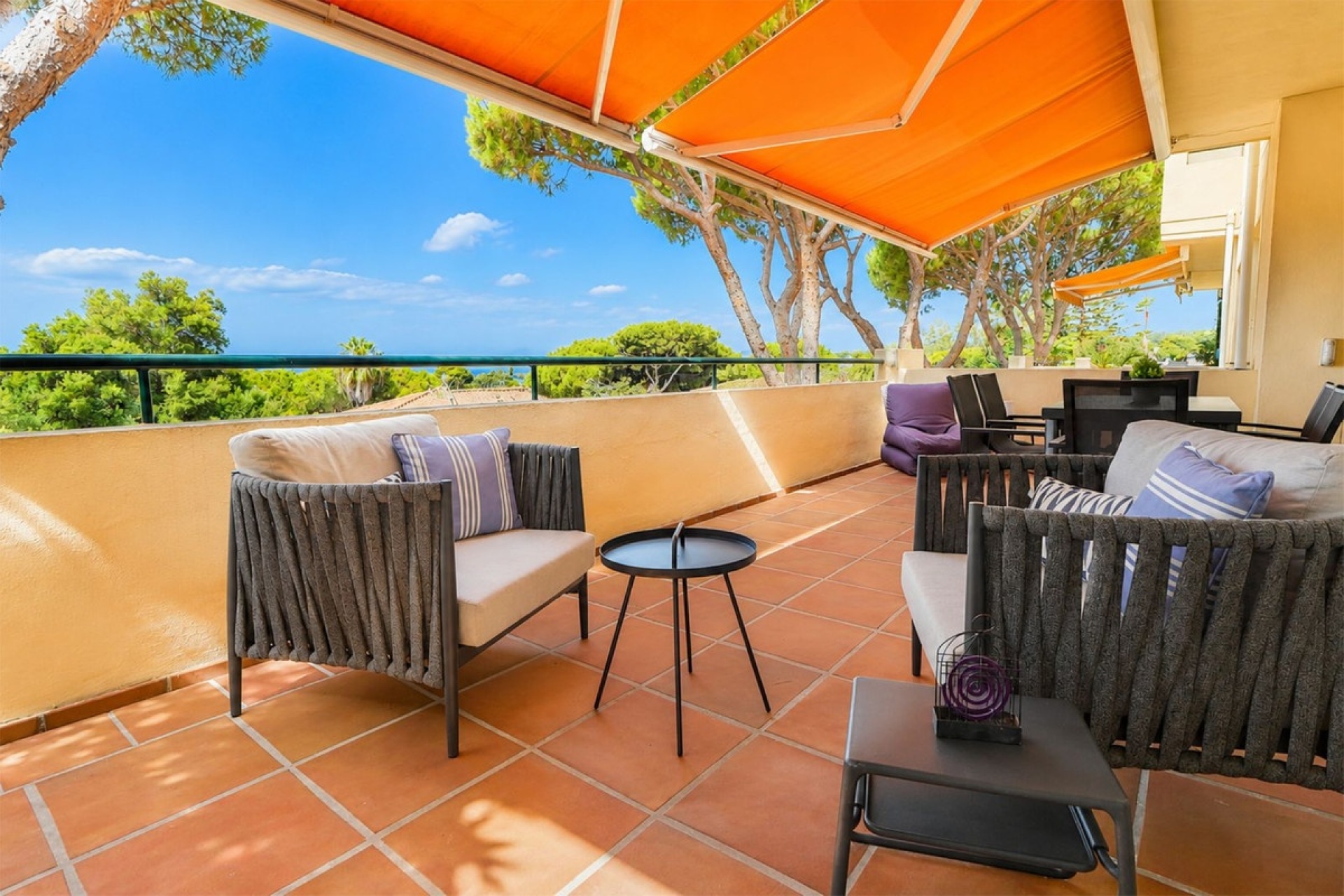 Wiederverkauf - apartment - Marbella - Cabopino