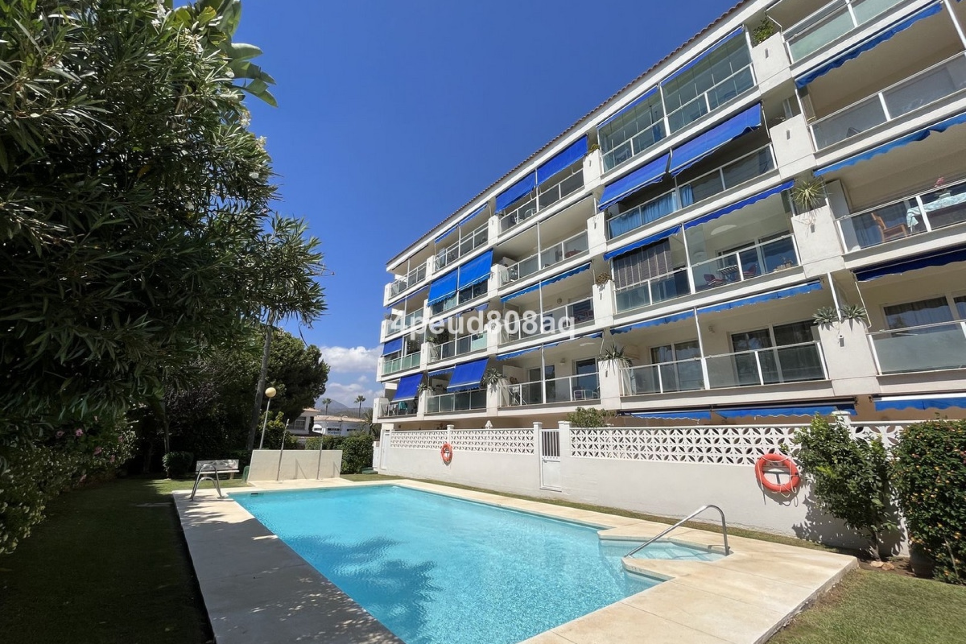 Wiederverkauf - apartment - Marbella - El Rosario