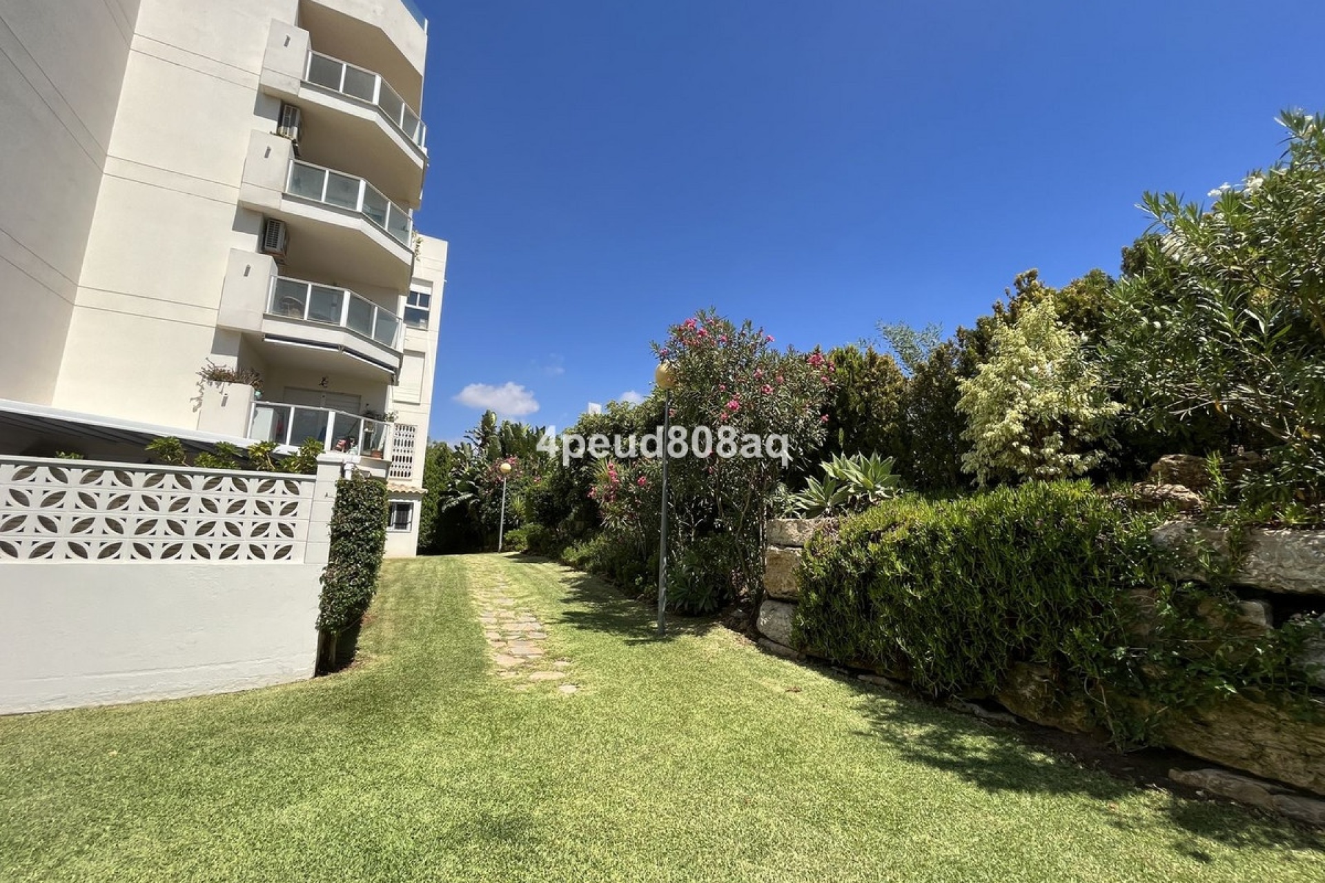 Wiederverkauf - apartment - Marbella - El Rosario