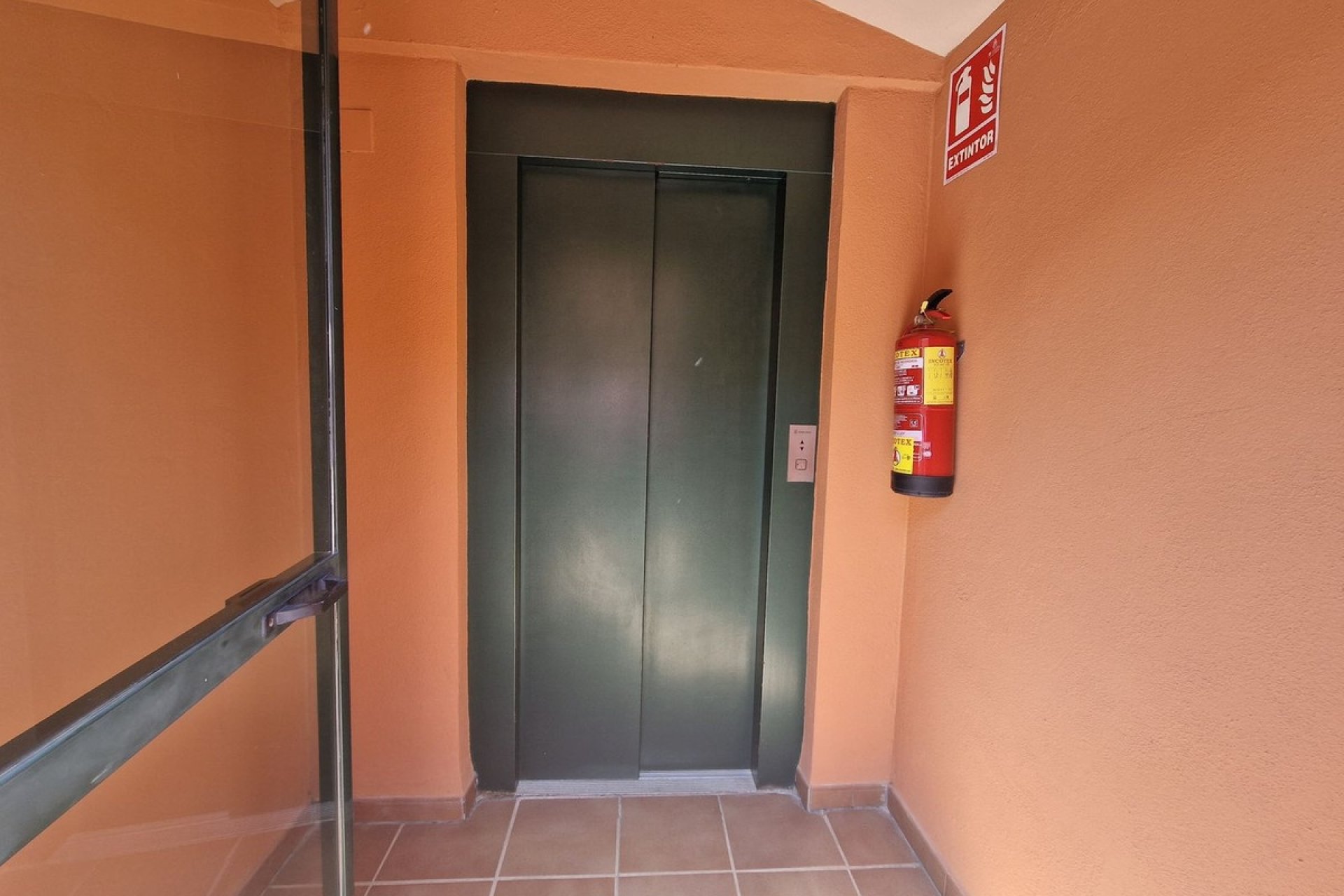 Wiederverkauf - apartment - Marbella - Elviria