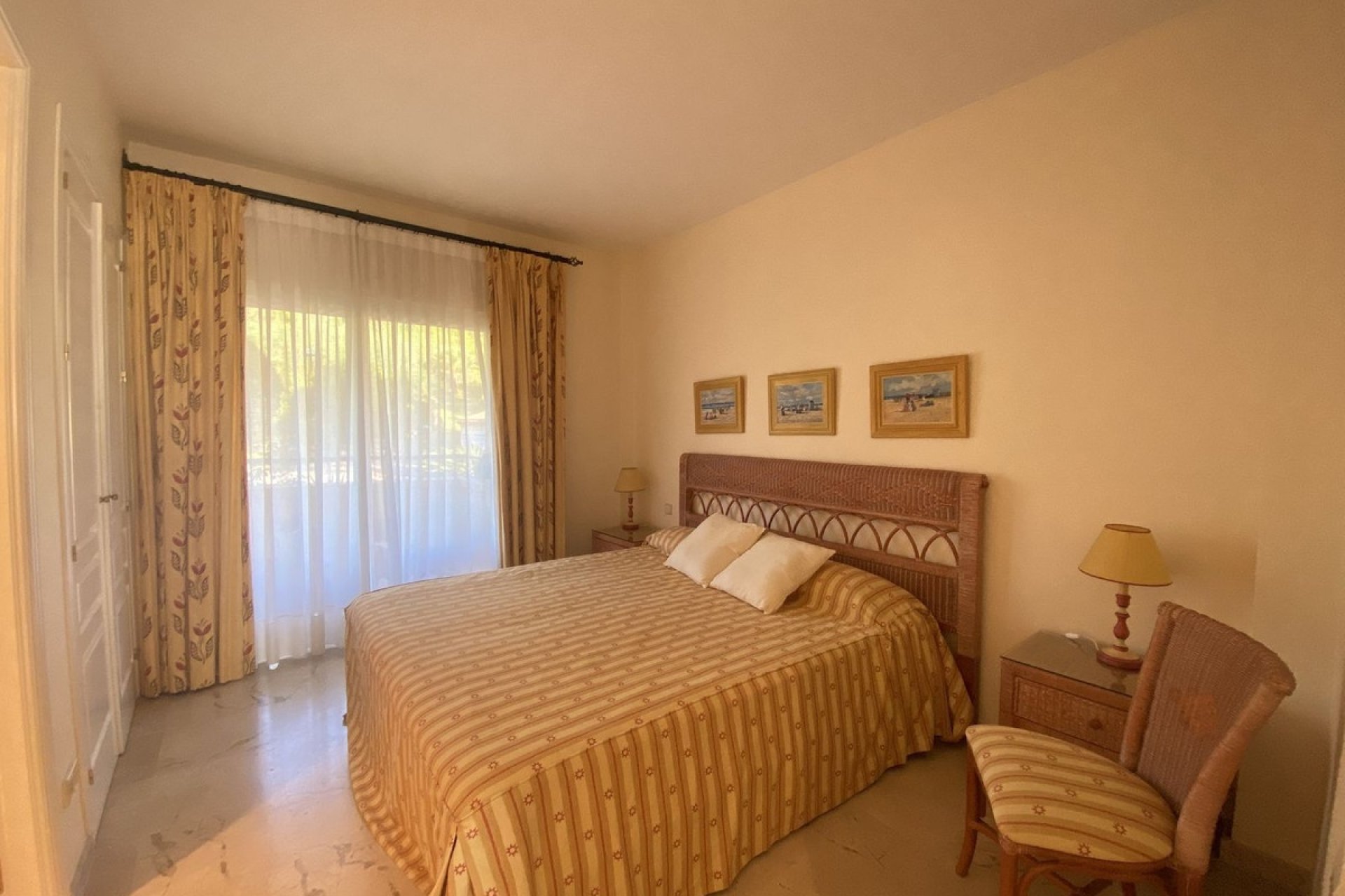 Wiederverkauf - apartment - Marbella - Elviria
