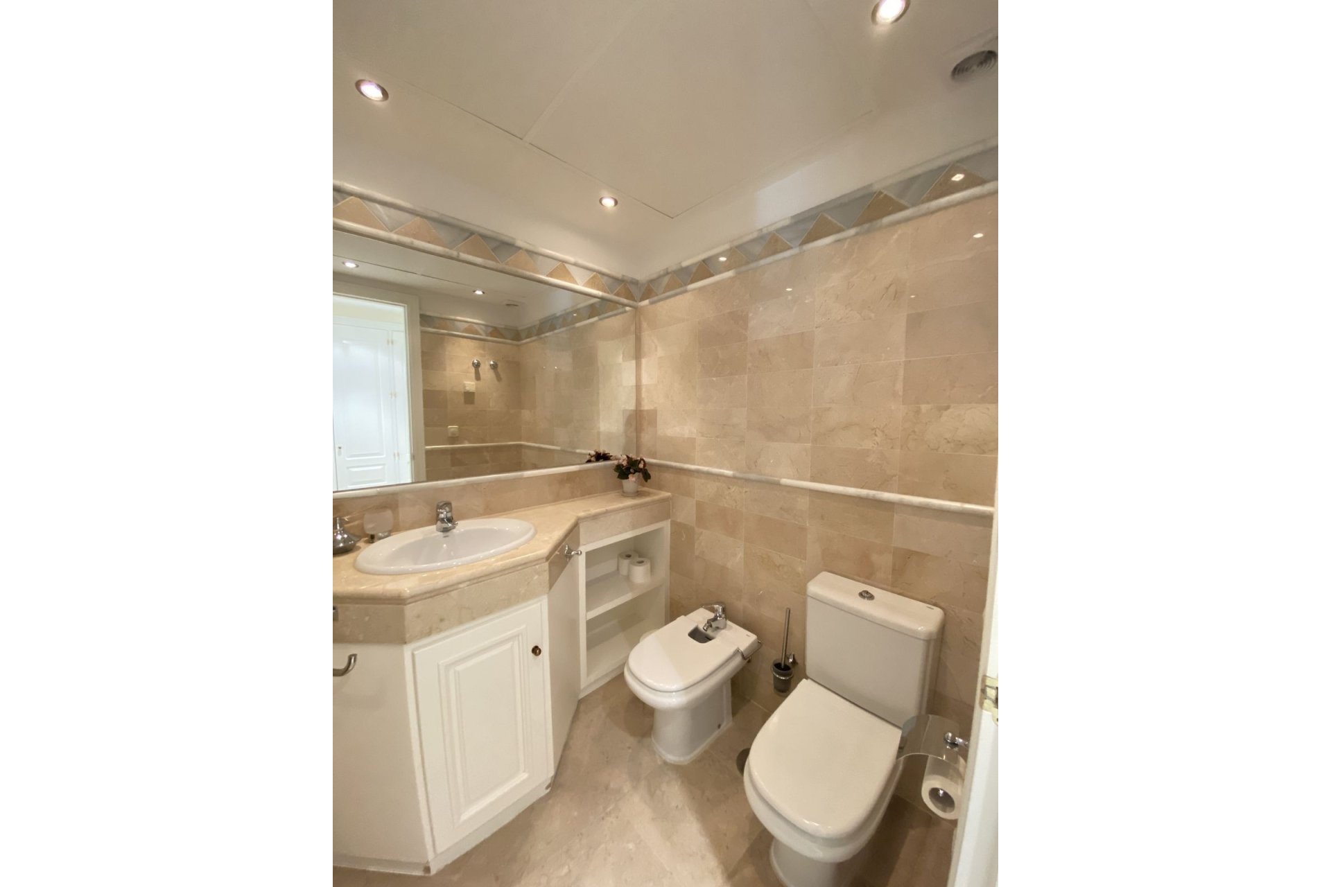 Wiederverkauf - apartment - Marbella - Elviria