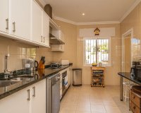 Wiederverkauf - apartment - Marbella - Elviria
