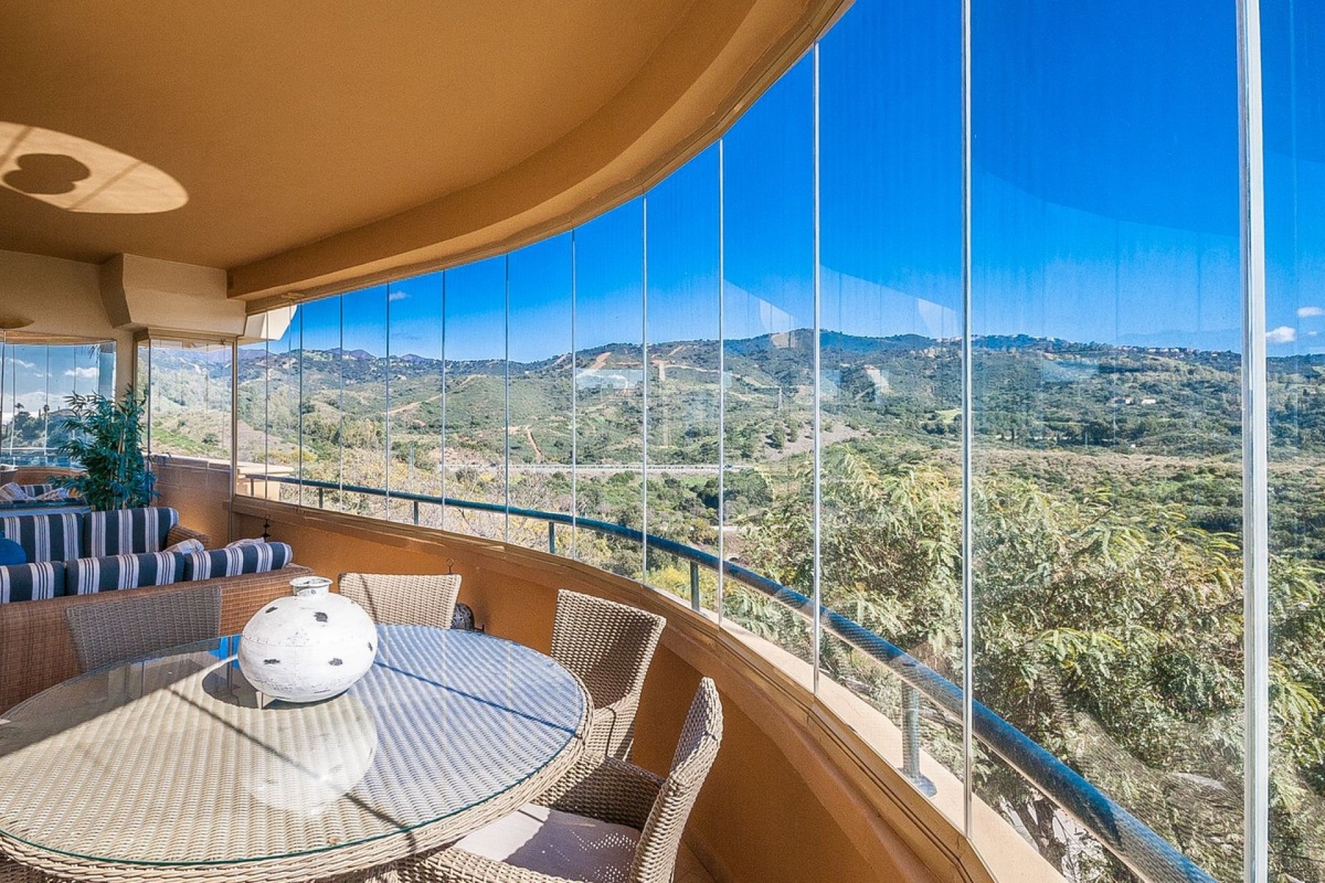 Wiederverkauf - apartment - Marbella - Elviria