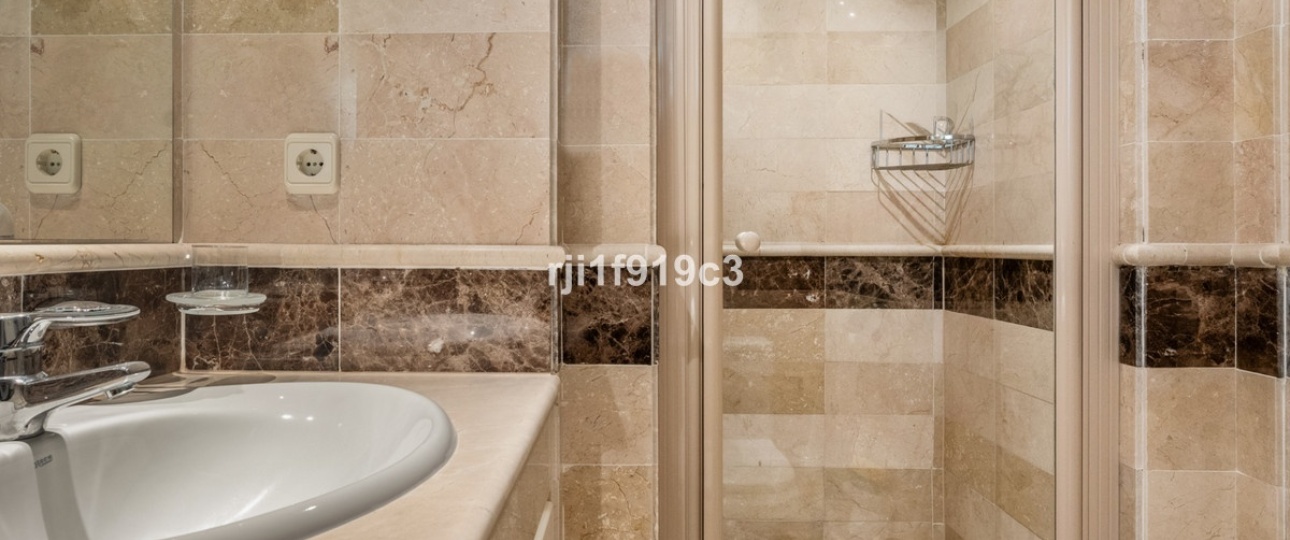 Wiederverkauf - apartment - Marbella - Elviria