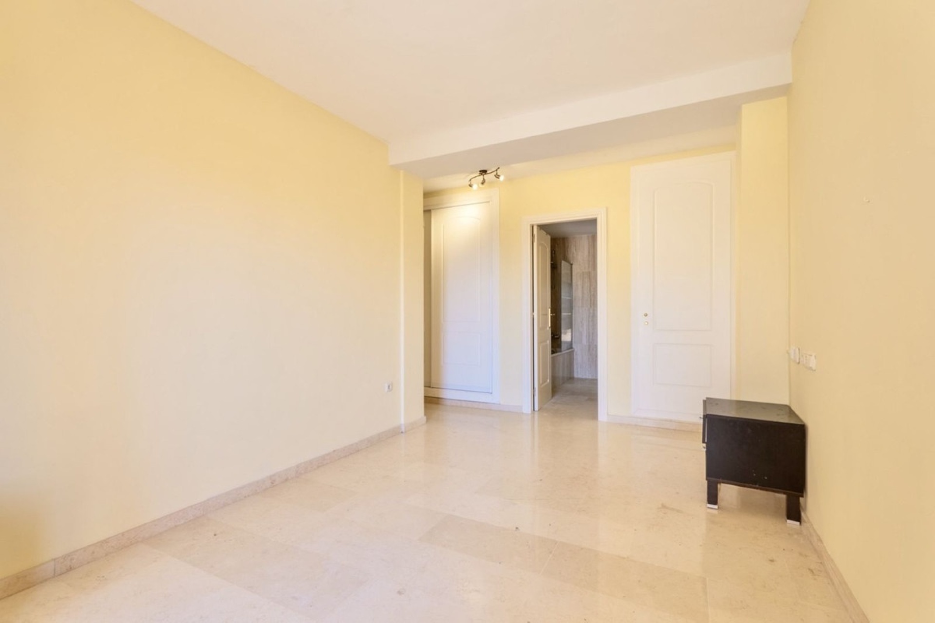 Wiederverkauf - apartment - Marbella - Elviria
