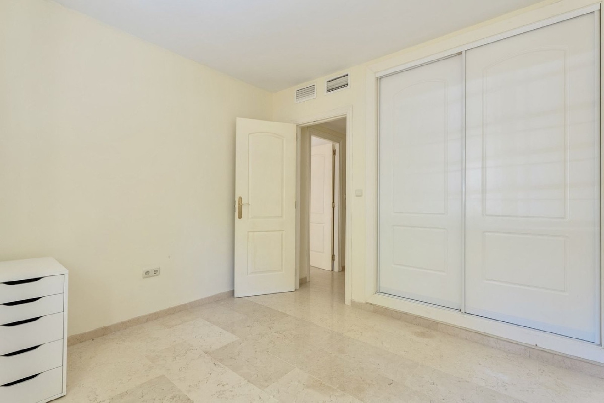 Wiederverkauf - apartment - Marbella - Elviria