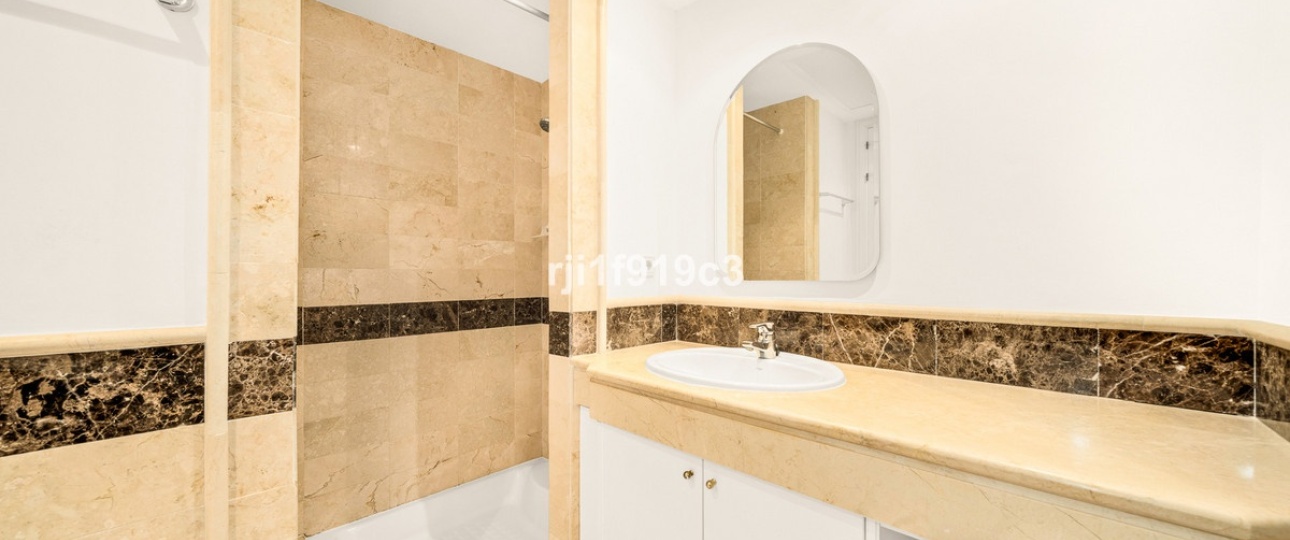 Wiederverkauf - apartment - Marbella - Elviria