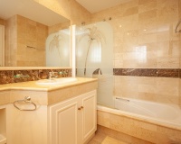 Wiederverkauf - apartment - Marbella - Elviria