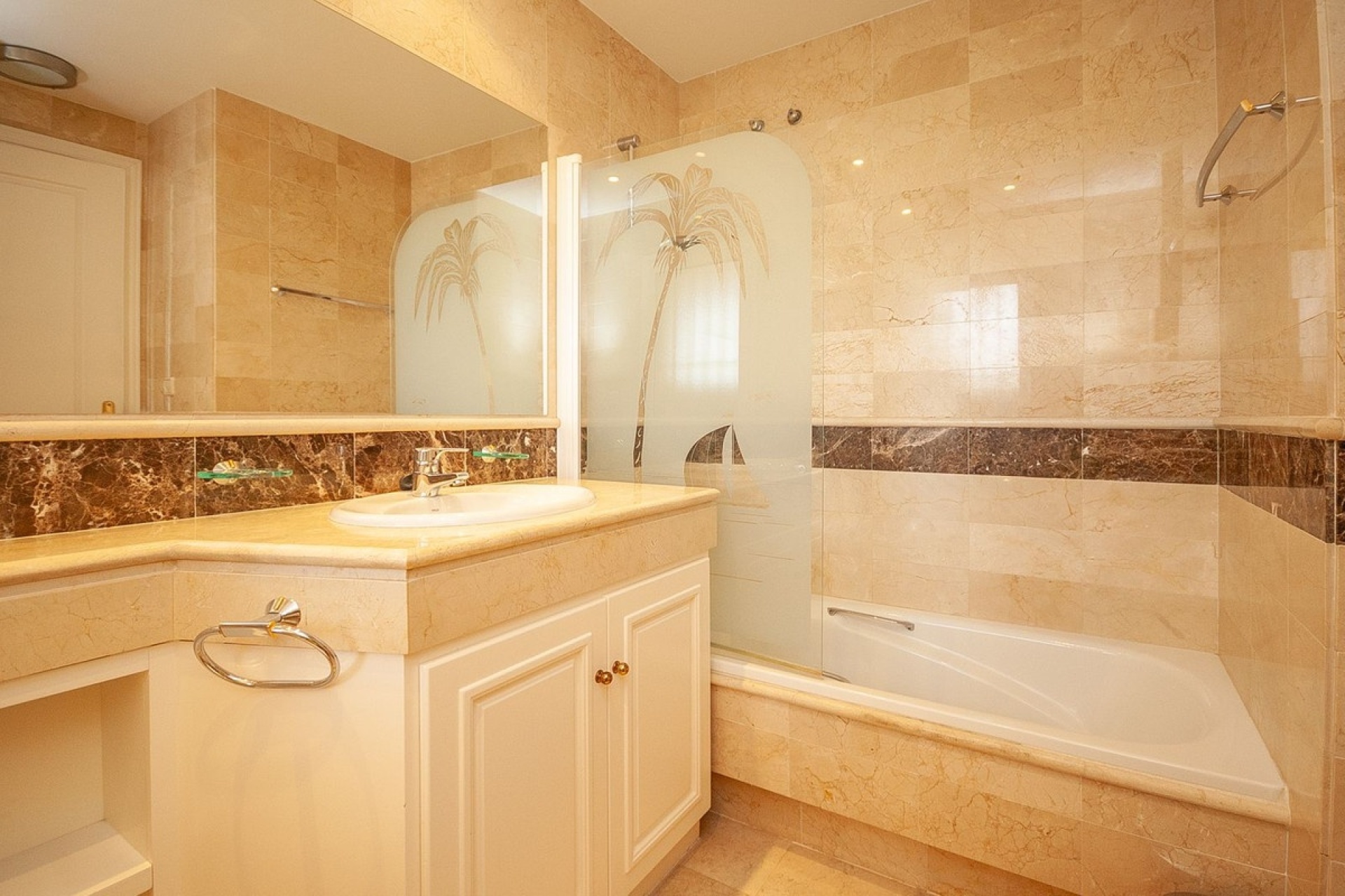 Wiederverkauf - apartment - Marbella - Elviria