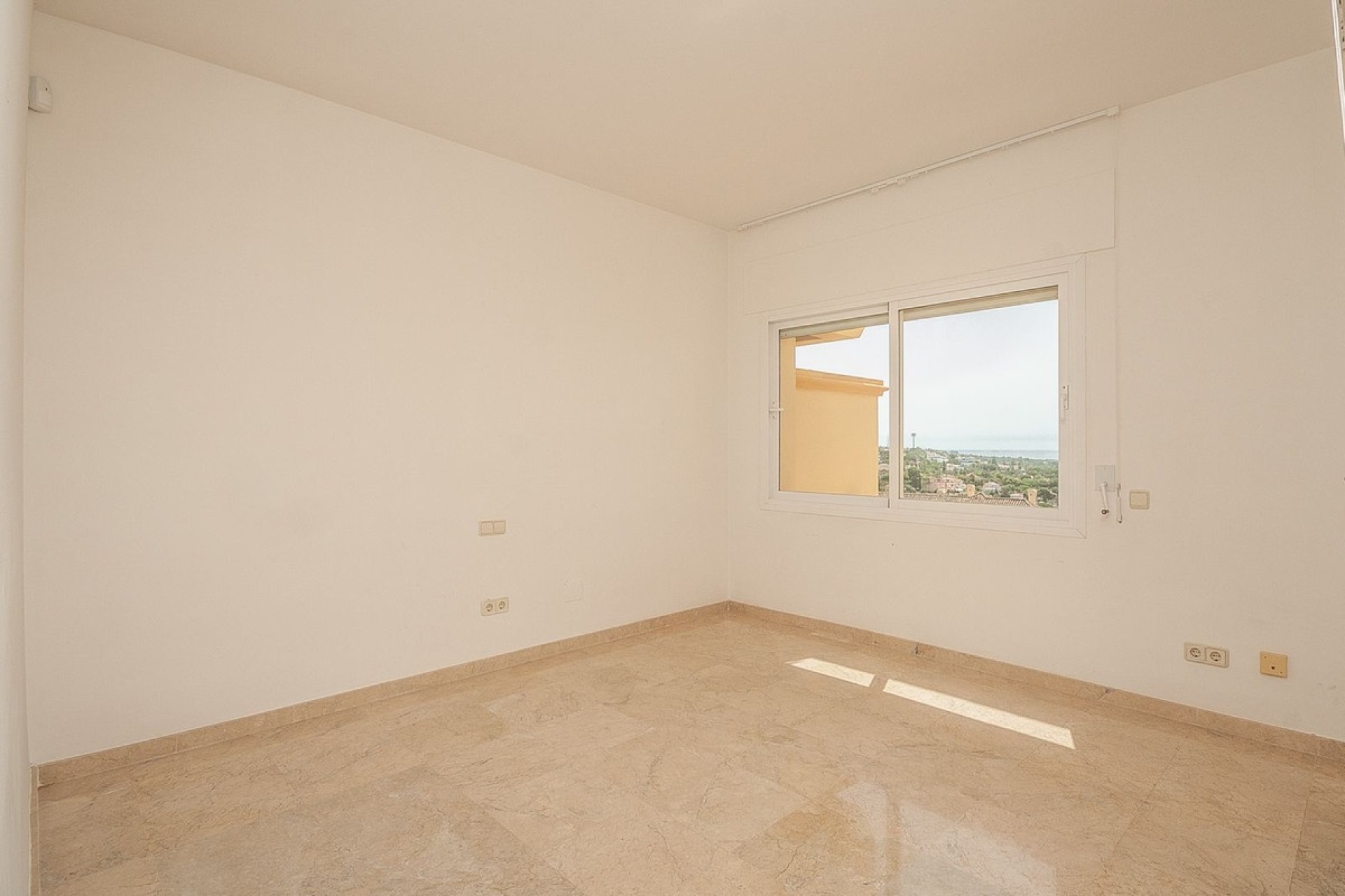 Wiederverkauf - apartment - Marbella - Elviria